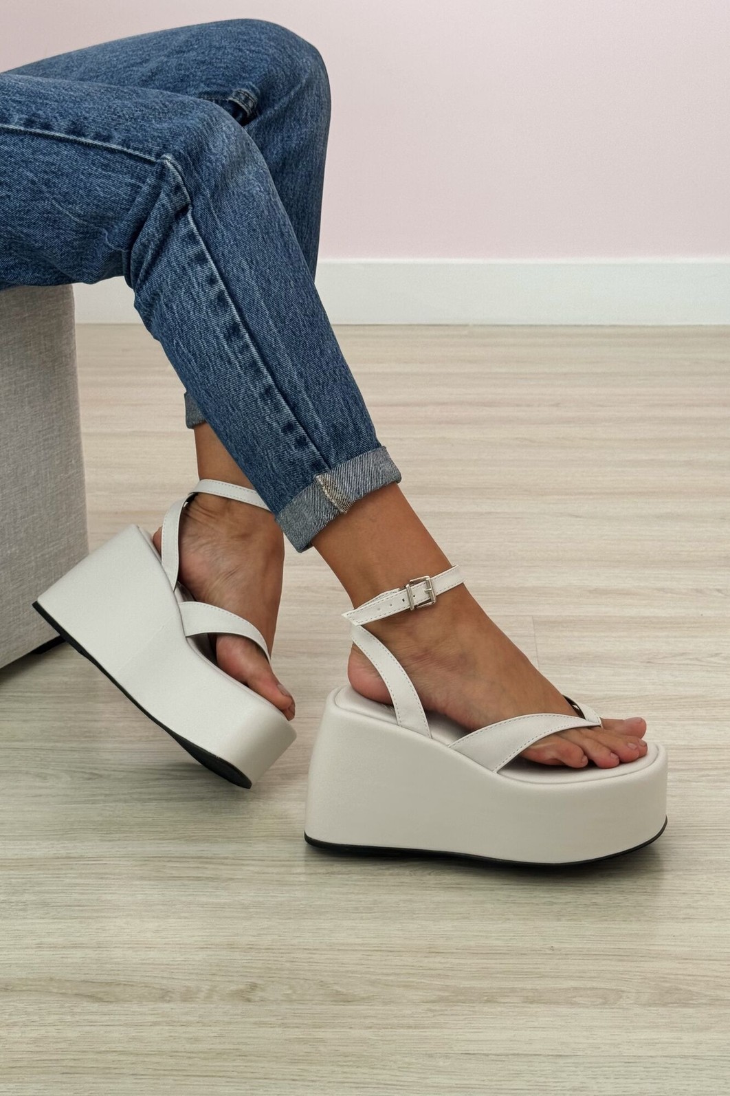 Sandália Lola Off-White Sandália Lola Off-White