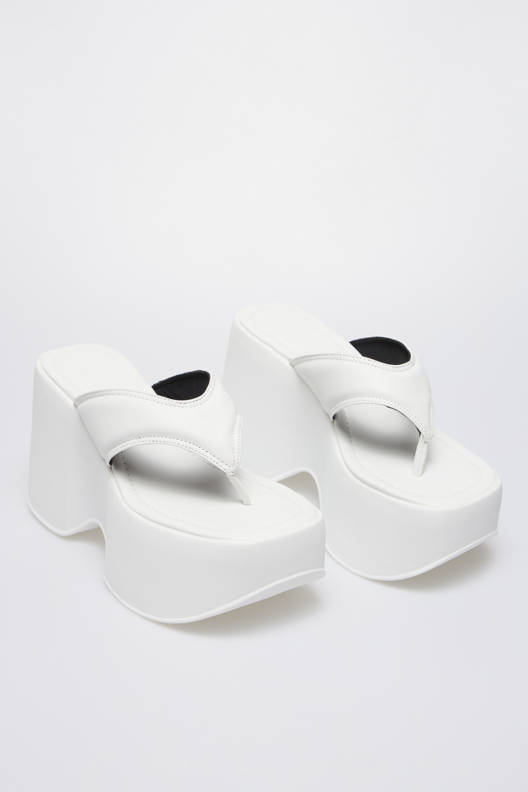 Flat Gisele Branco Flat Gisele Branco