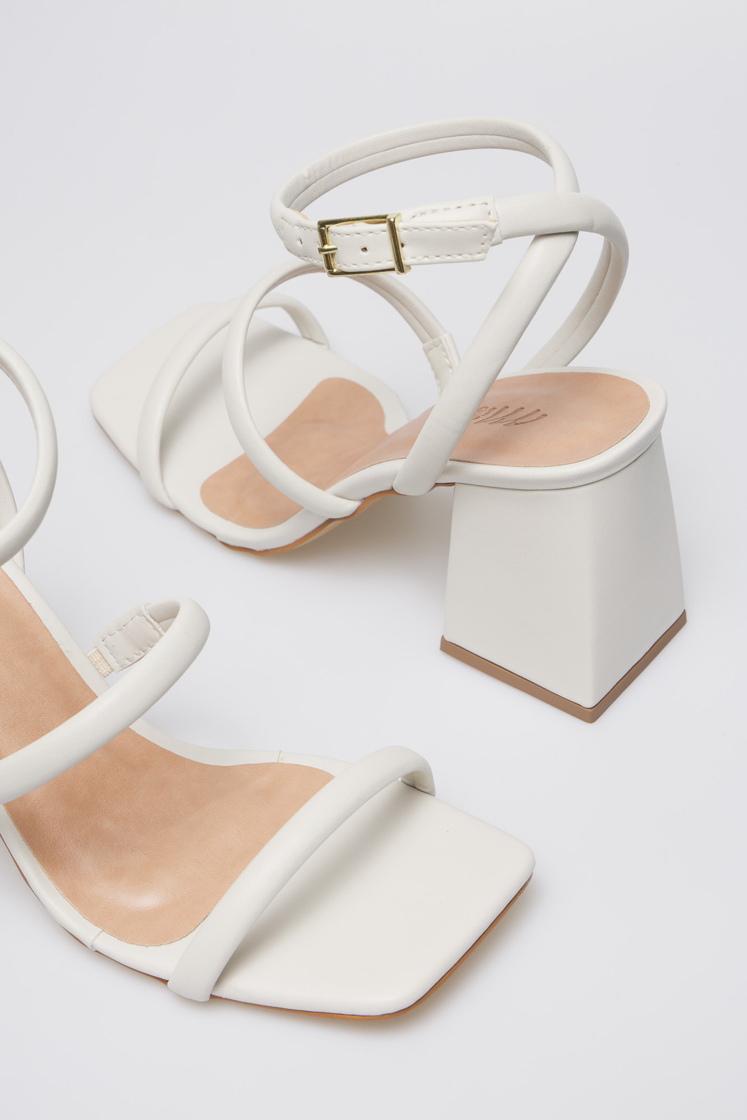 Sandália Tay Off-White Sandália Tay Off-White