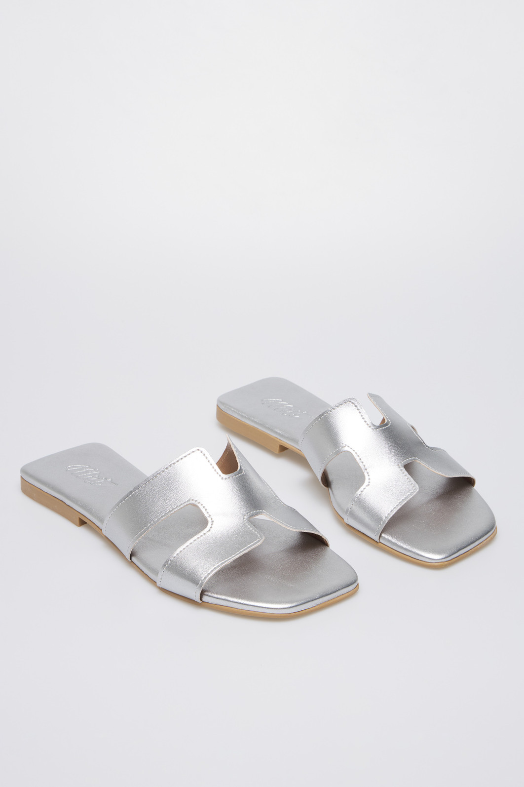 Flat Gigi Silver Flat Gigi Silver