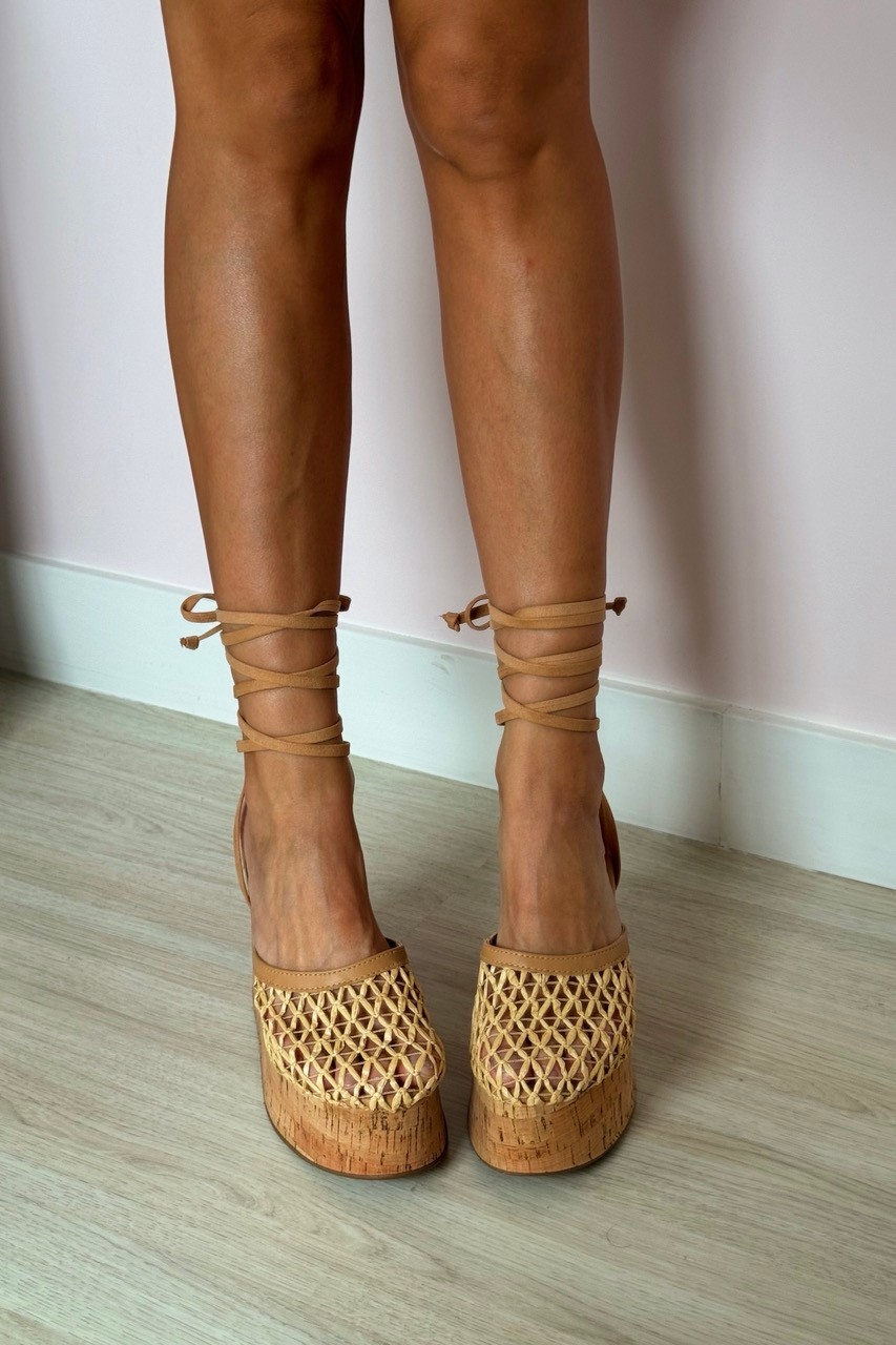 Sandália Capri Palha Plataforma Anabela Sandália Capri Palha Plataforma Anabela