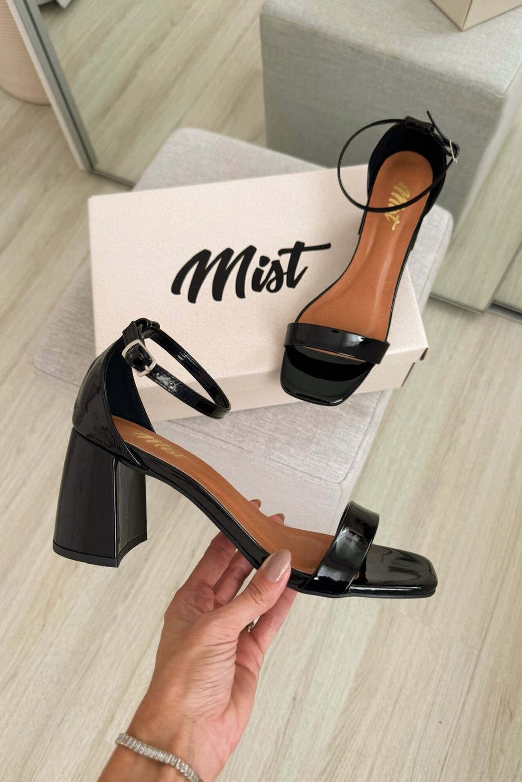 Sandália Mirela Preta Sandália Mirela Preta