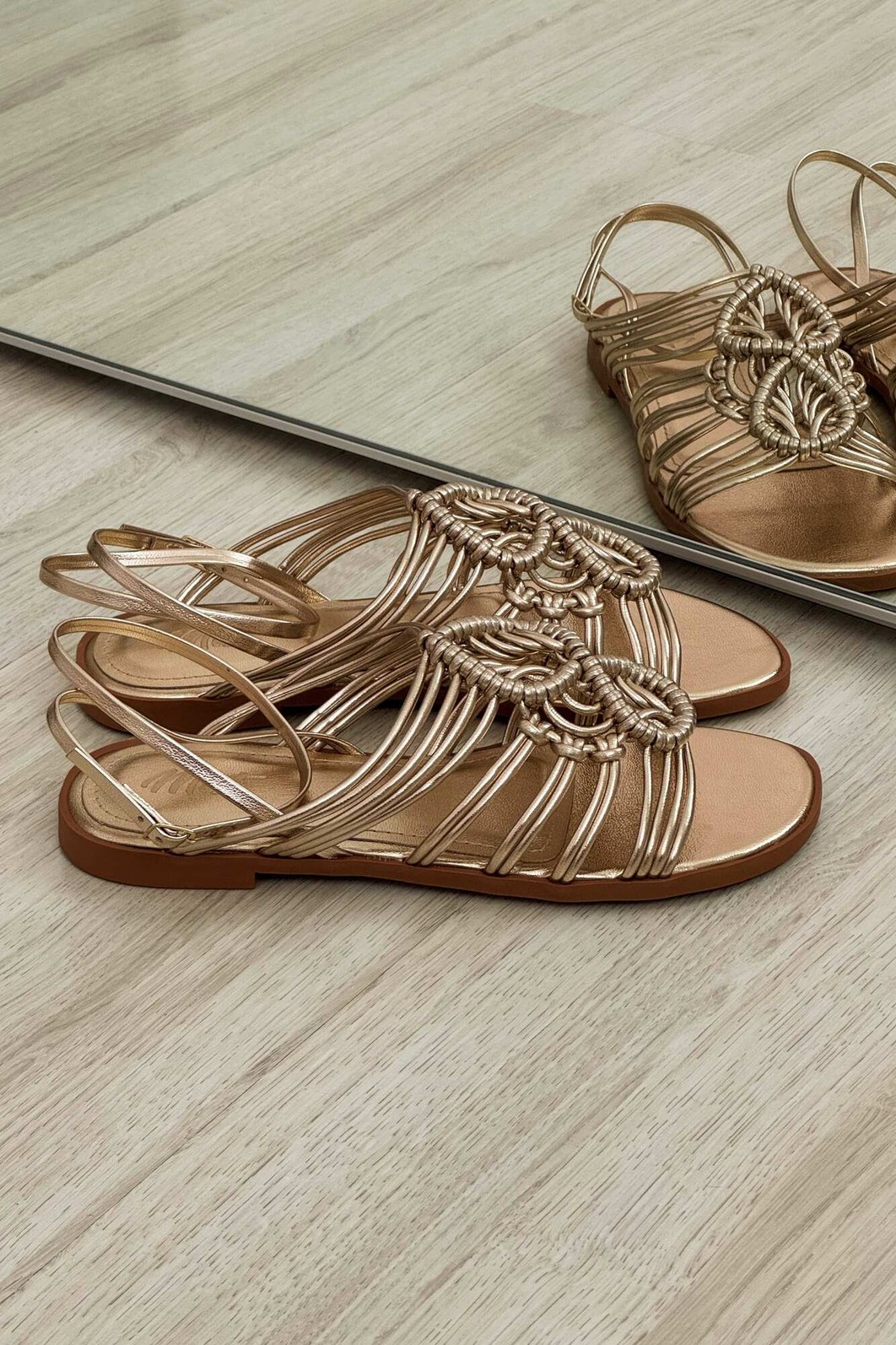 Sandália Liz Dourado Sandália Liz Dourado