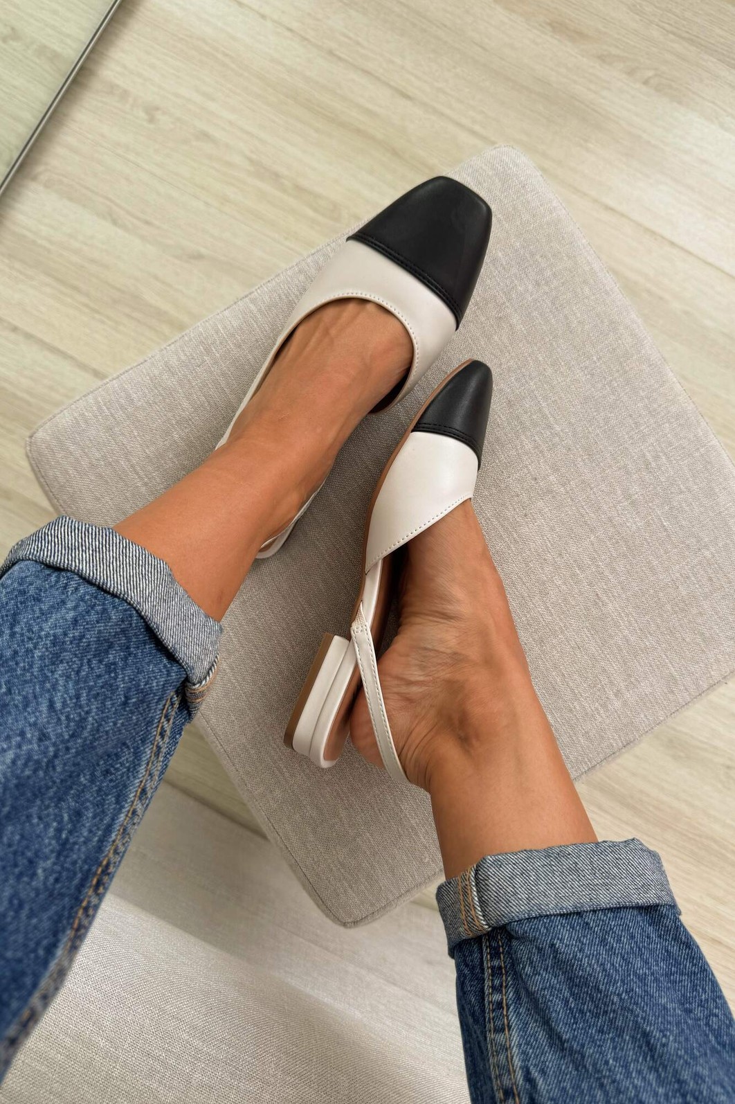 Flat Julie Off-White Flat Julie Off-White