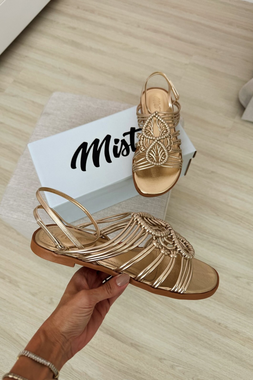 Sandália Liz Dourado Sandália Liz Dourado