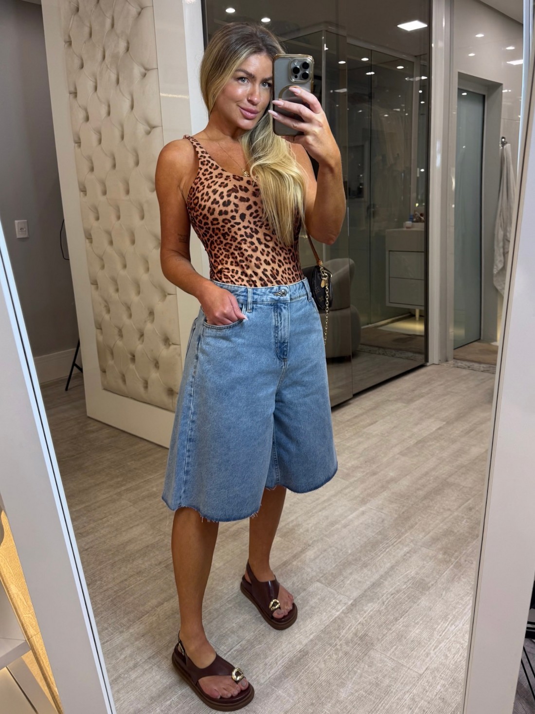 Body regata tecido de biquini estampa de onça Body regata tecido de biquini estampa de onça