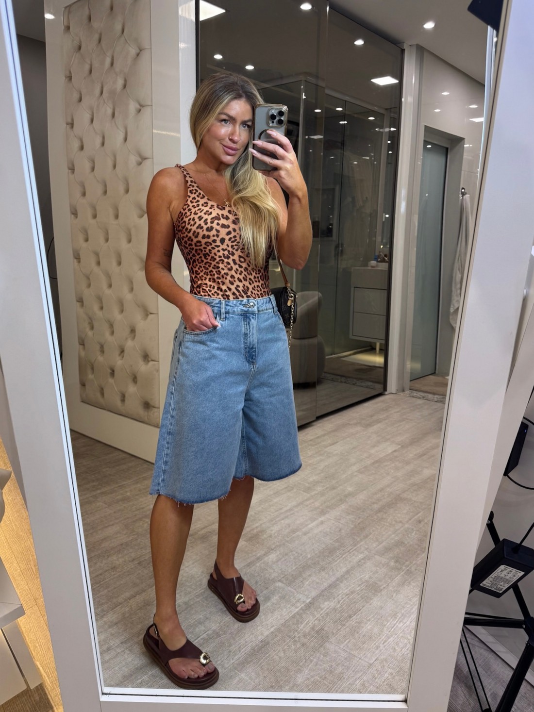 Body regata tecido de biquini estampa de onça Body regata tecido de biquini estampa de onça