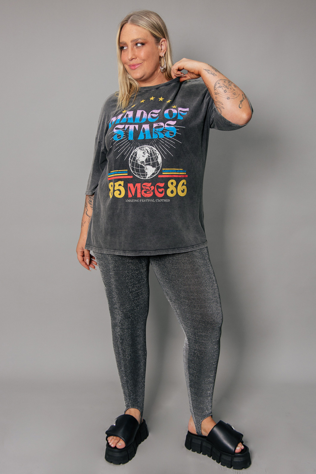 T-SHIRT VINTAGE PRETO MARMORIZADO MADE OF STARS