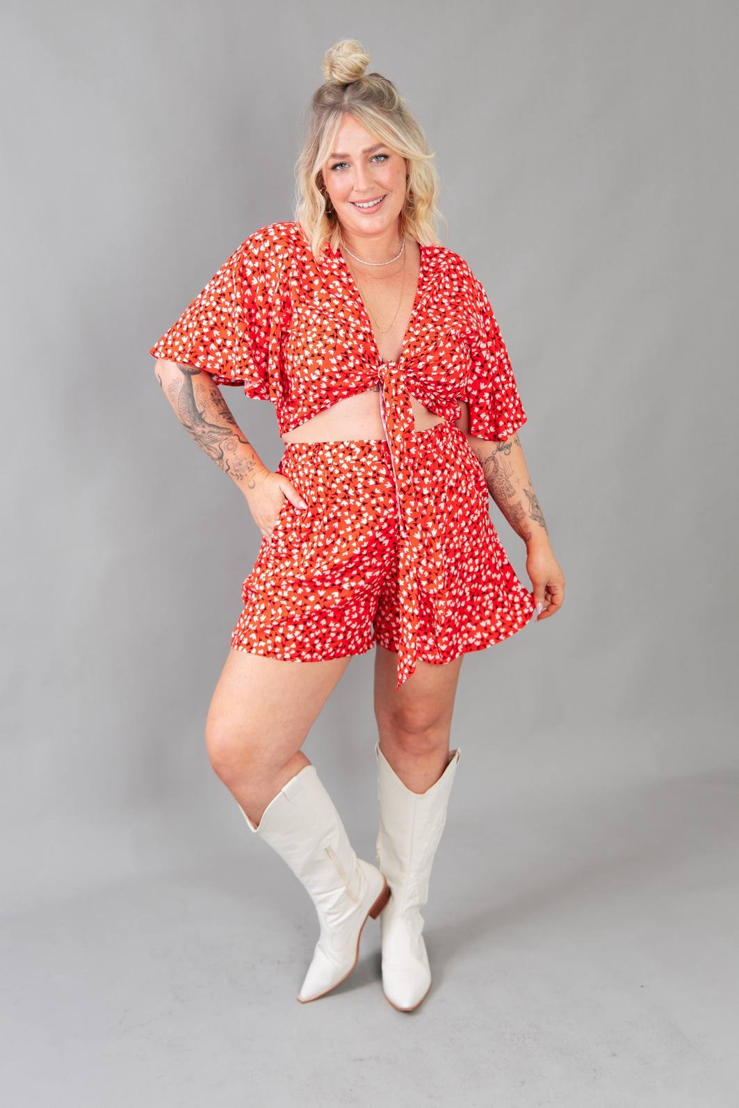 SHORT BOLSO FACA FLORAL LIBERTY VERMELHO