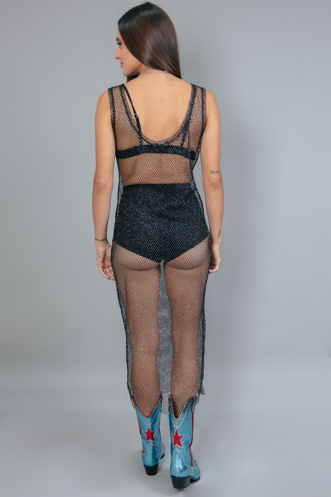 VESTIDO JUSTO DE TELA COM BRILHO VESTIDO JUSTO DE TELA COM BRILHO