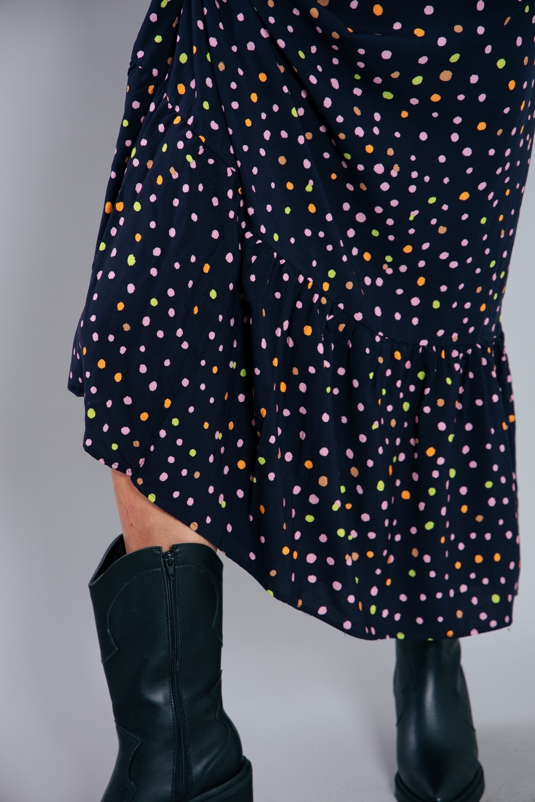 VESTIDO LONGO AMPLO DE ALCINHA POÁ COLORIDO VESTIDO LONGO AMPLO DE ALCINHA POÁ COLORIDO