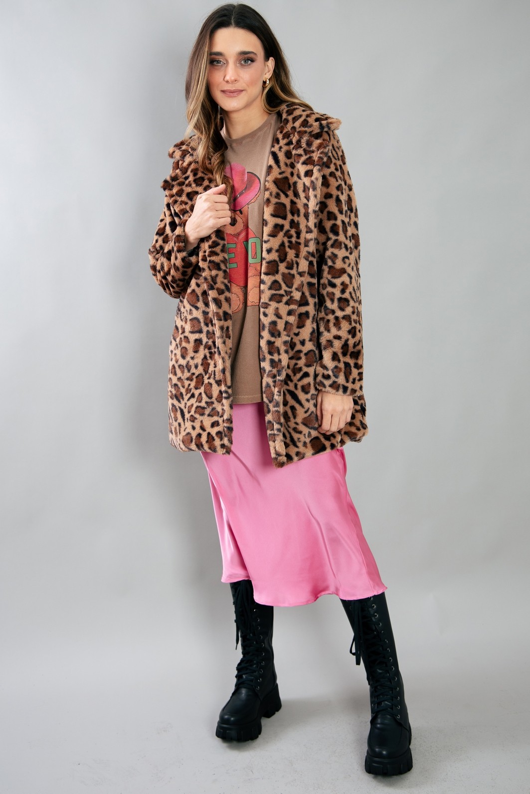 CASACO PELÚCIA ONCINHA COMPRIDO CASACO PELÚCIA ONCINHA COMPRIDO