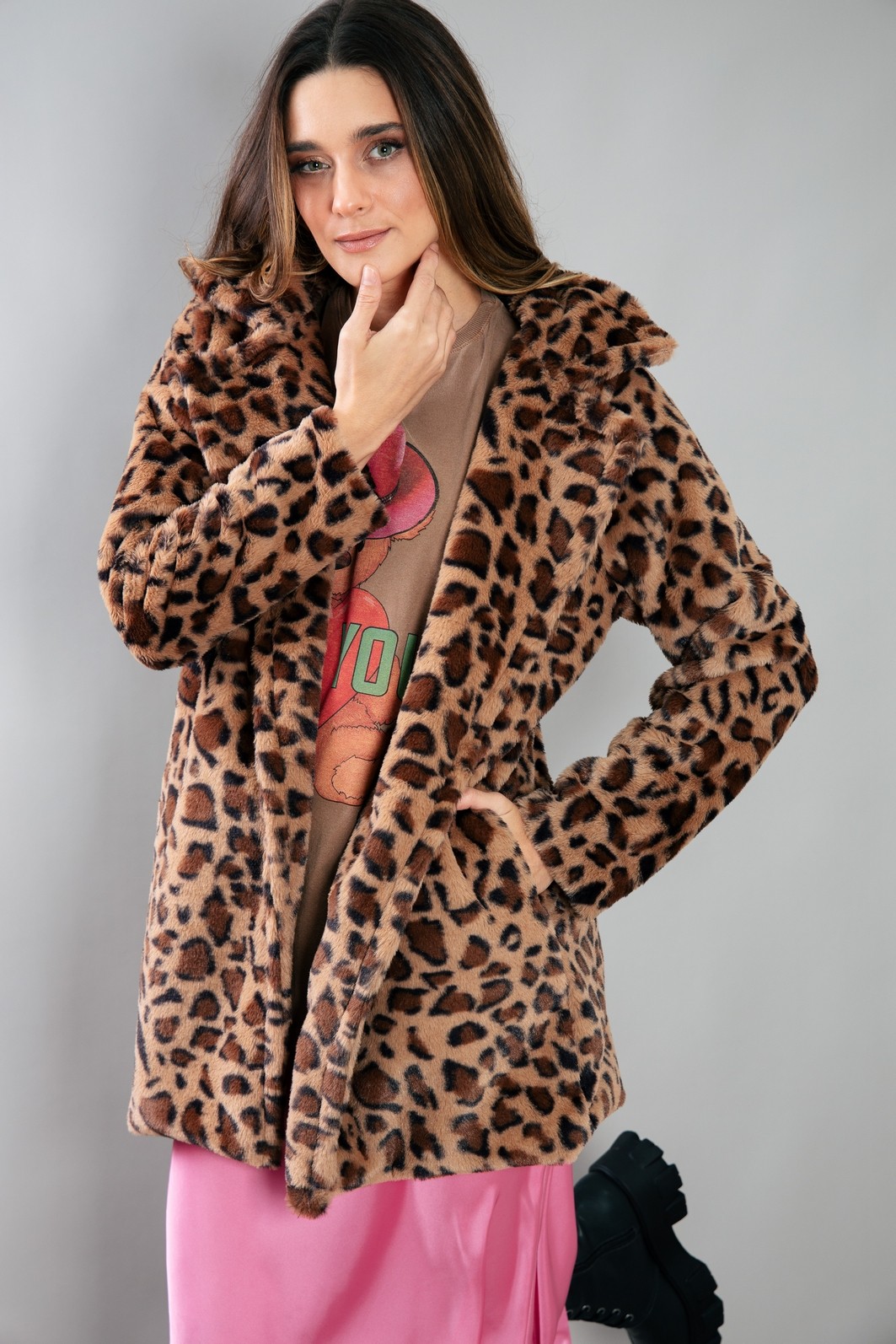 CASACO PELÚCIA ONCINHA COMPRIDO CASACO PELÚCIA ONCINHA COMPRIDO