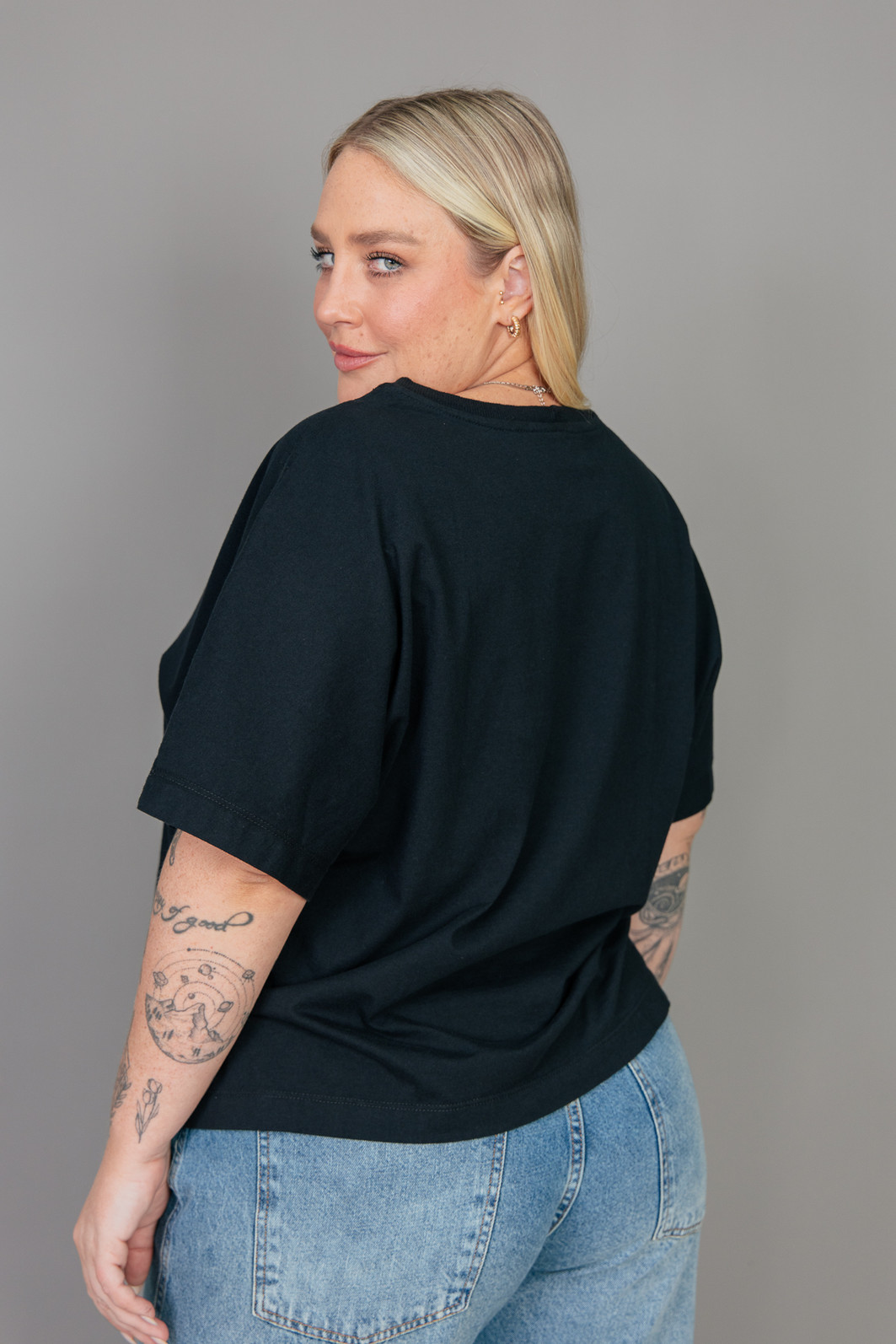 CAMISETA T-SHIRT FULLFIT PRETA BÁSICA CAMISETA T-SHIRT FULLFIT PRETA BÁSICA