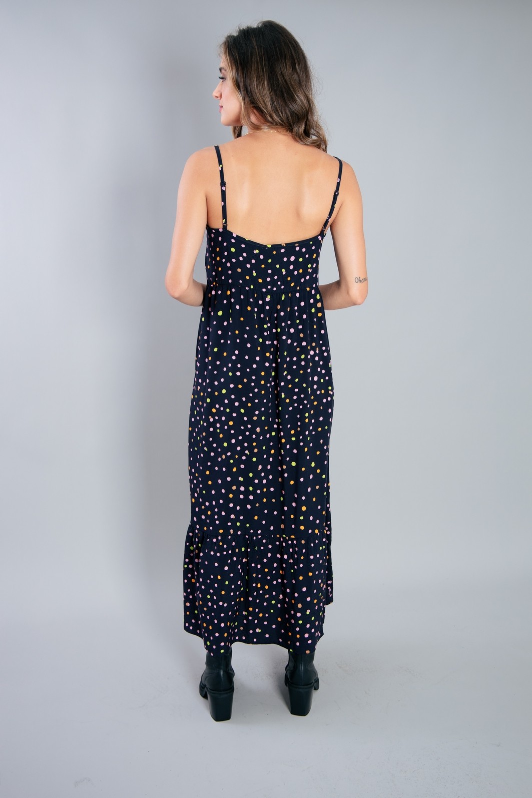 VESTIDO LONGO AMPLO DE ALCINHA POÁ COLORIDO VESTIDO LONGO AMPLO DE ALCINHA POÁ COLORIDO