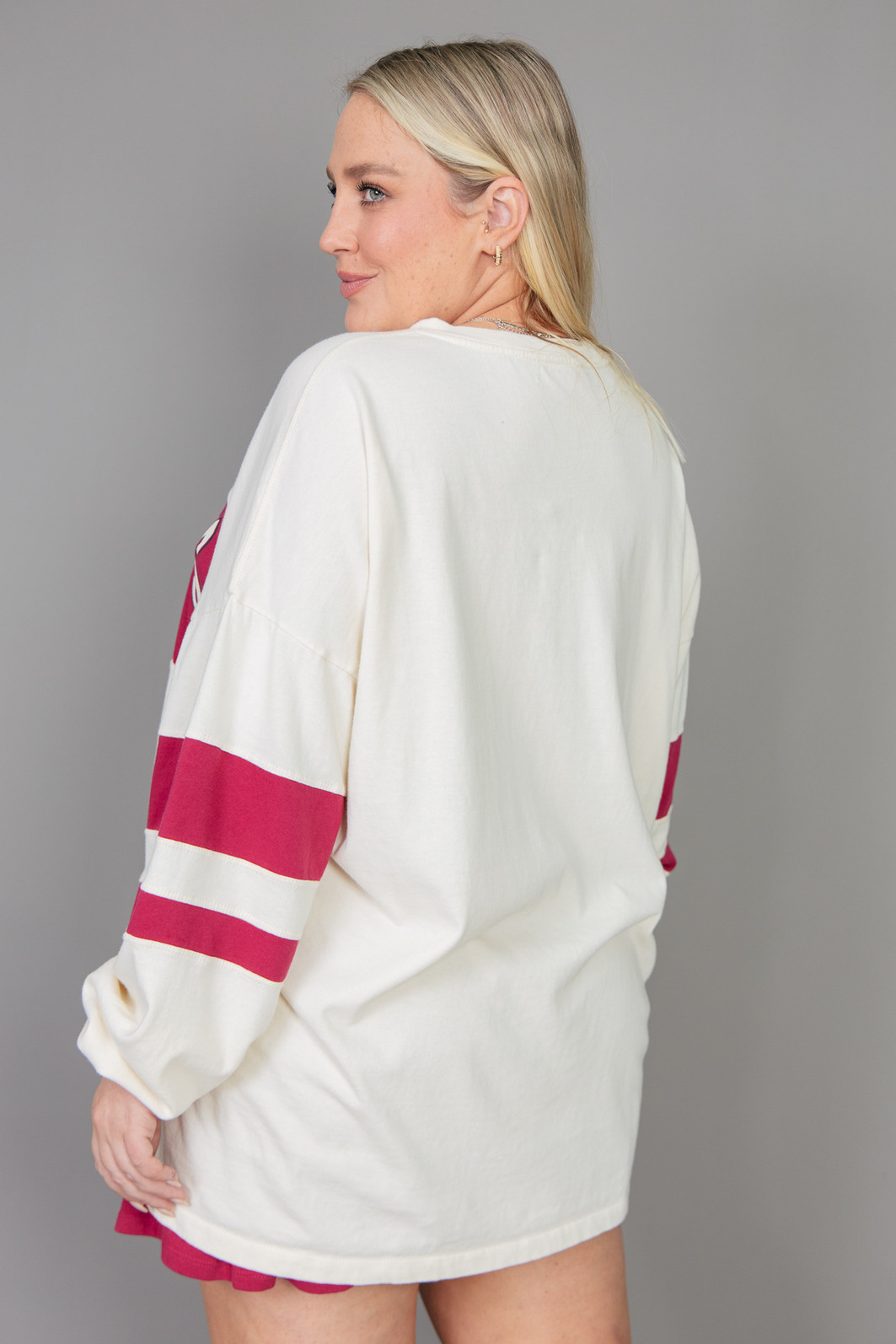 BLUSA MANGA LONGA DE MALHA OFF WHITE COM LISTRAS CHAMPIONS BLUSA MANGA LONGA DE MALHA OFF WHITE COM LISTRAS CHAMPIONS