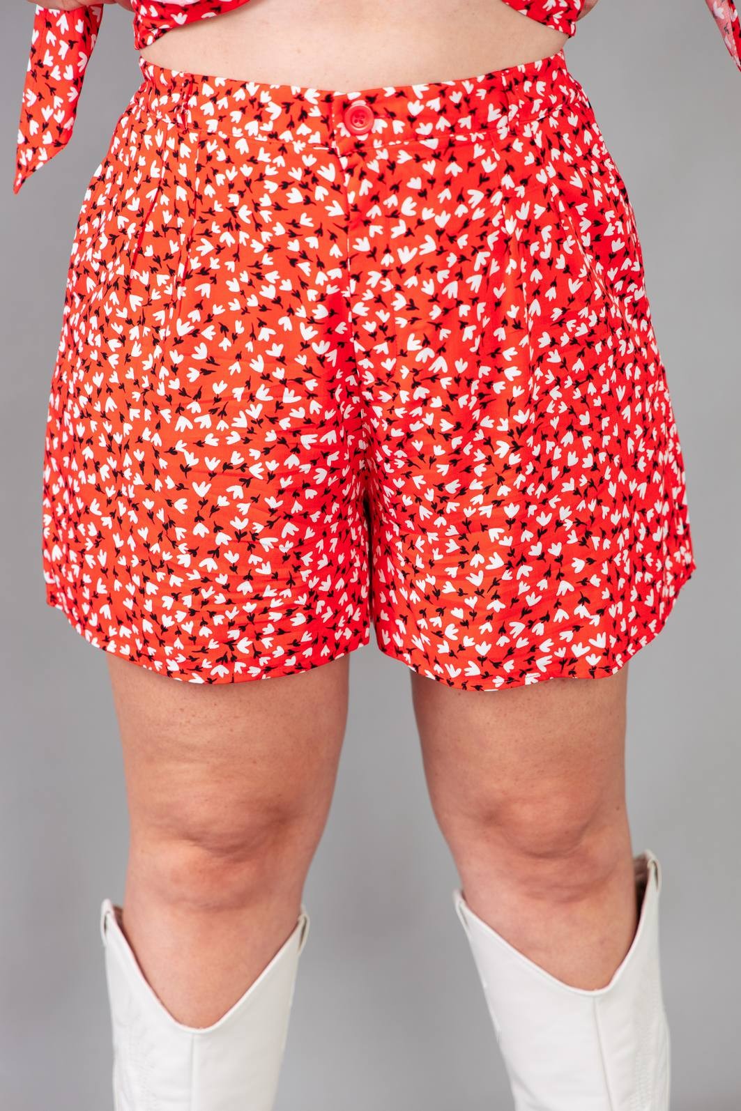 SHORT BOLSO FACA FLORAL LIBERTY VERMELHO