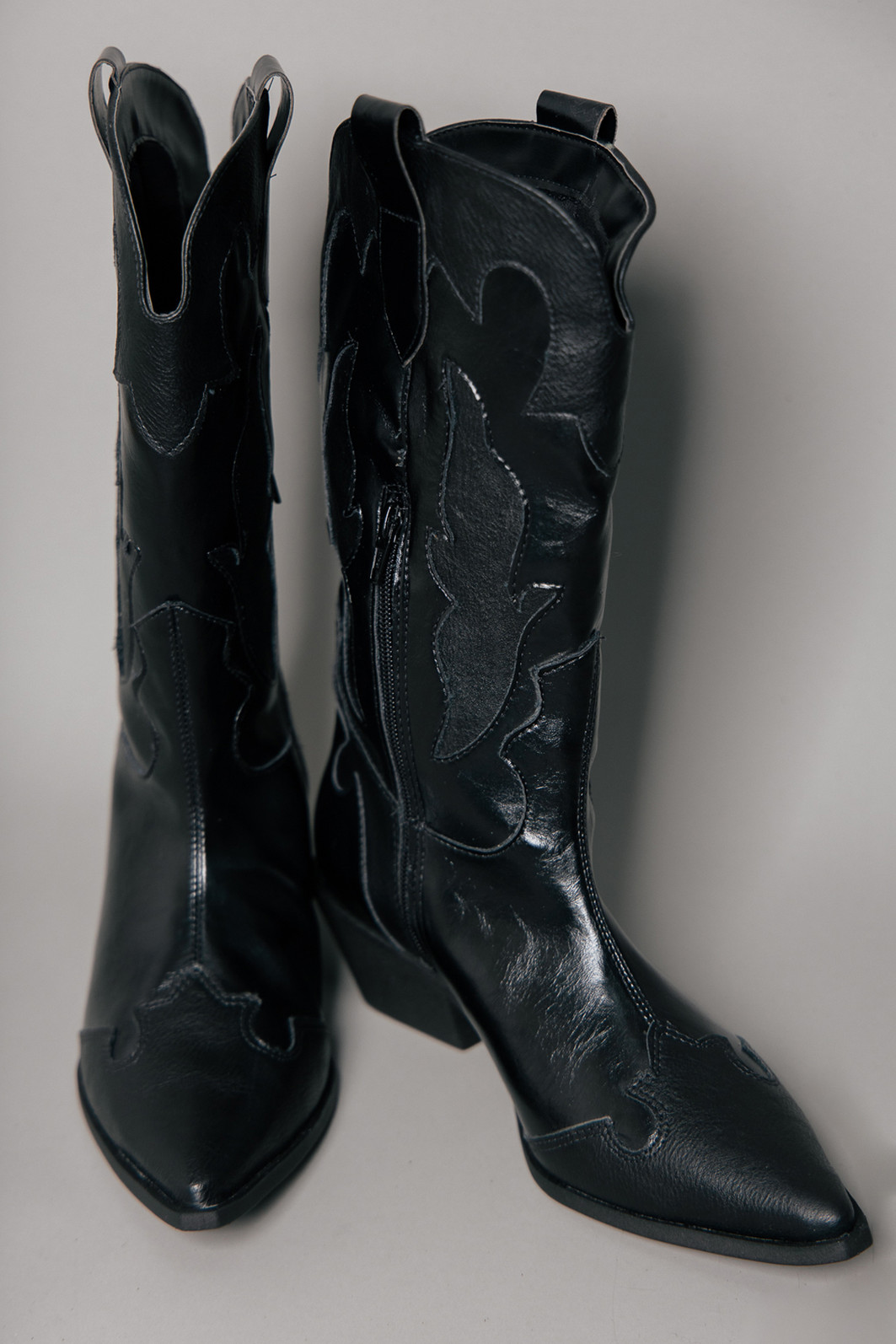 BOTA WESTERN COM BORDADO PRETA BOTA WESTERN COM BORDADO PRETA