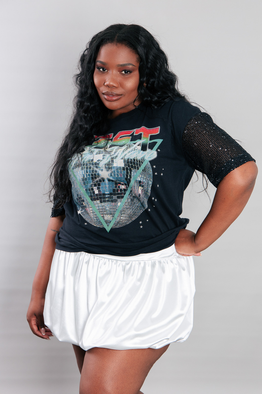 CAMISETA T-SHIRT VINTAGE PRETA COM MANGAS PAETÊS BEST