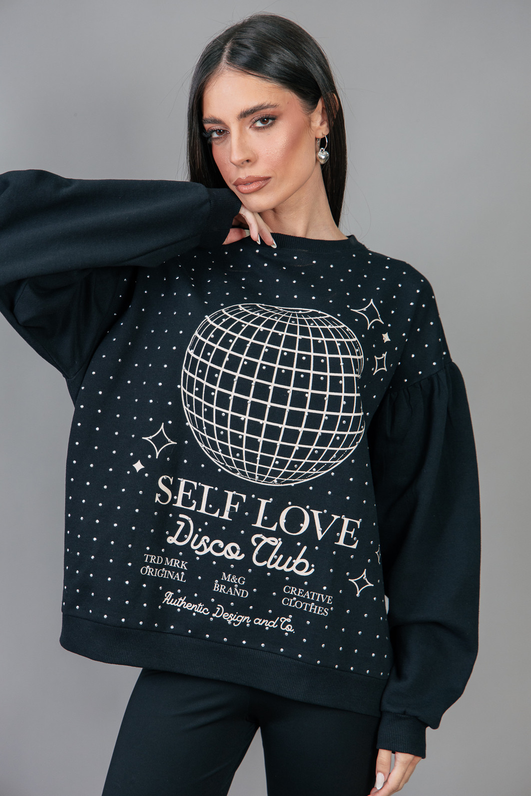 CASACO DE MOLETOM PRETO SELF LOVE COM TACHAS CASACO DE MOLETOM PRETO SELF LOVE COM TACHAS