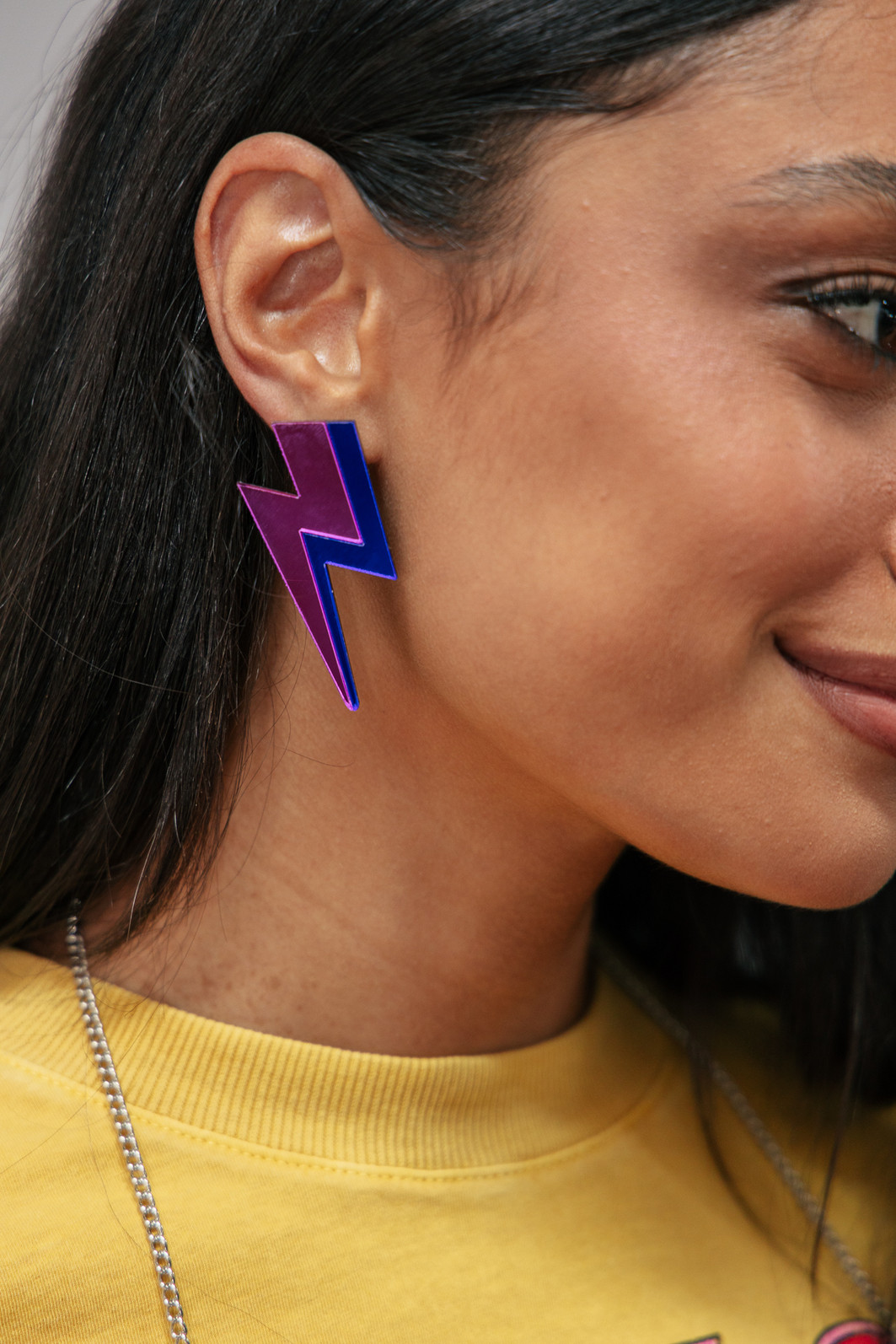 BRINCO ACRÍLICO RAIO AZUL E ROXO BRINCO ACRÍLICO RAIO AZUL E ROXO