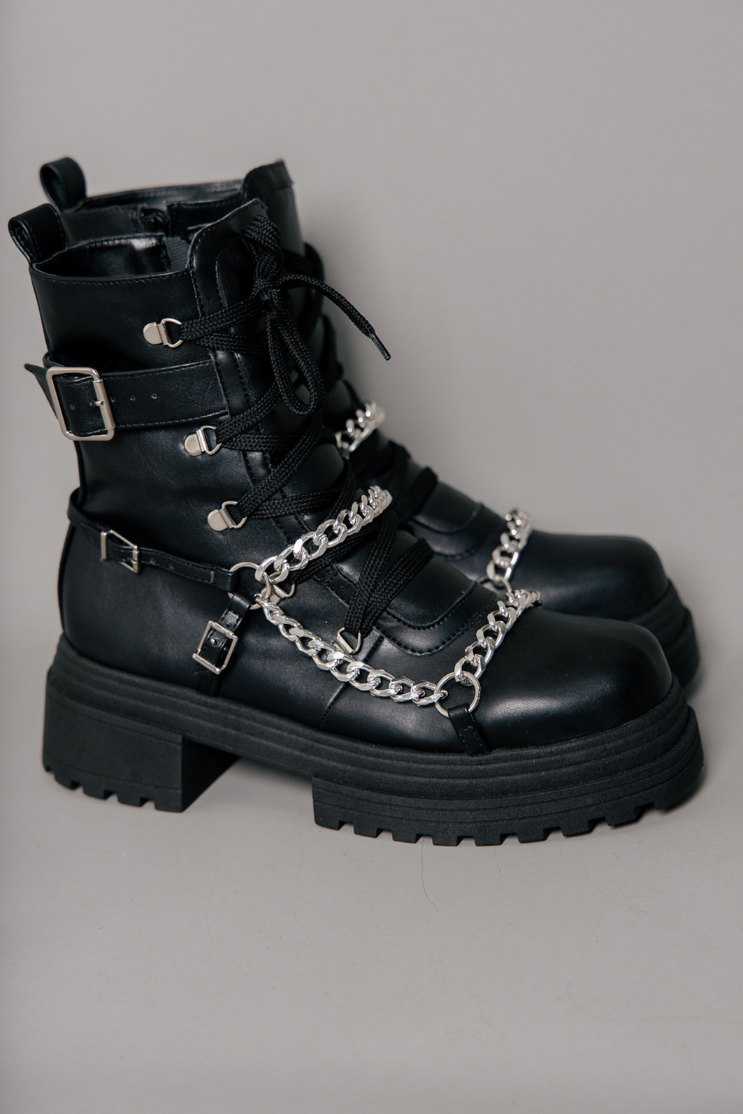 COTURNO COM FIVELAS E CORRENTES COTURNO COM FIVELAS E CORRENTES