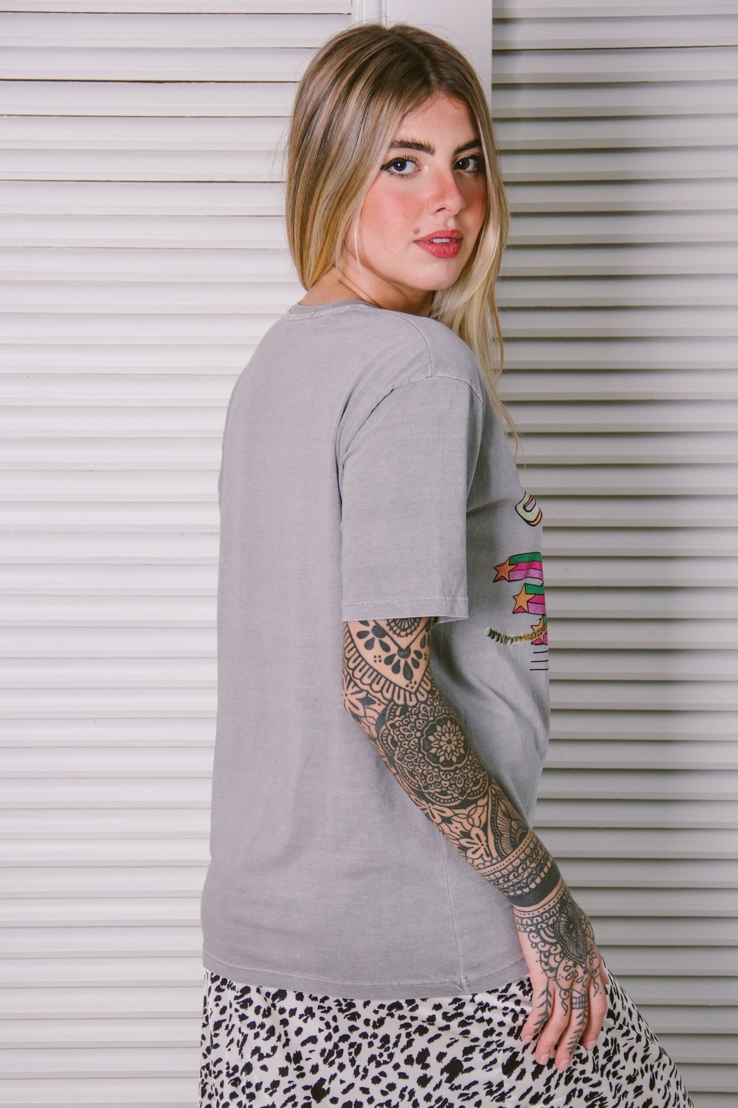 T-SHIRT BOYFRIEND CINZA SHADOW T-SHIRT BOYFRIEND CINZA SHADOW