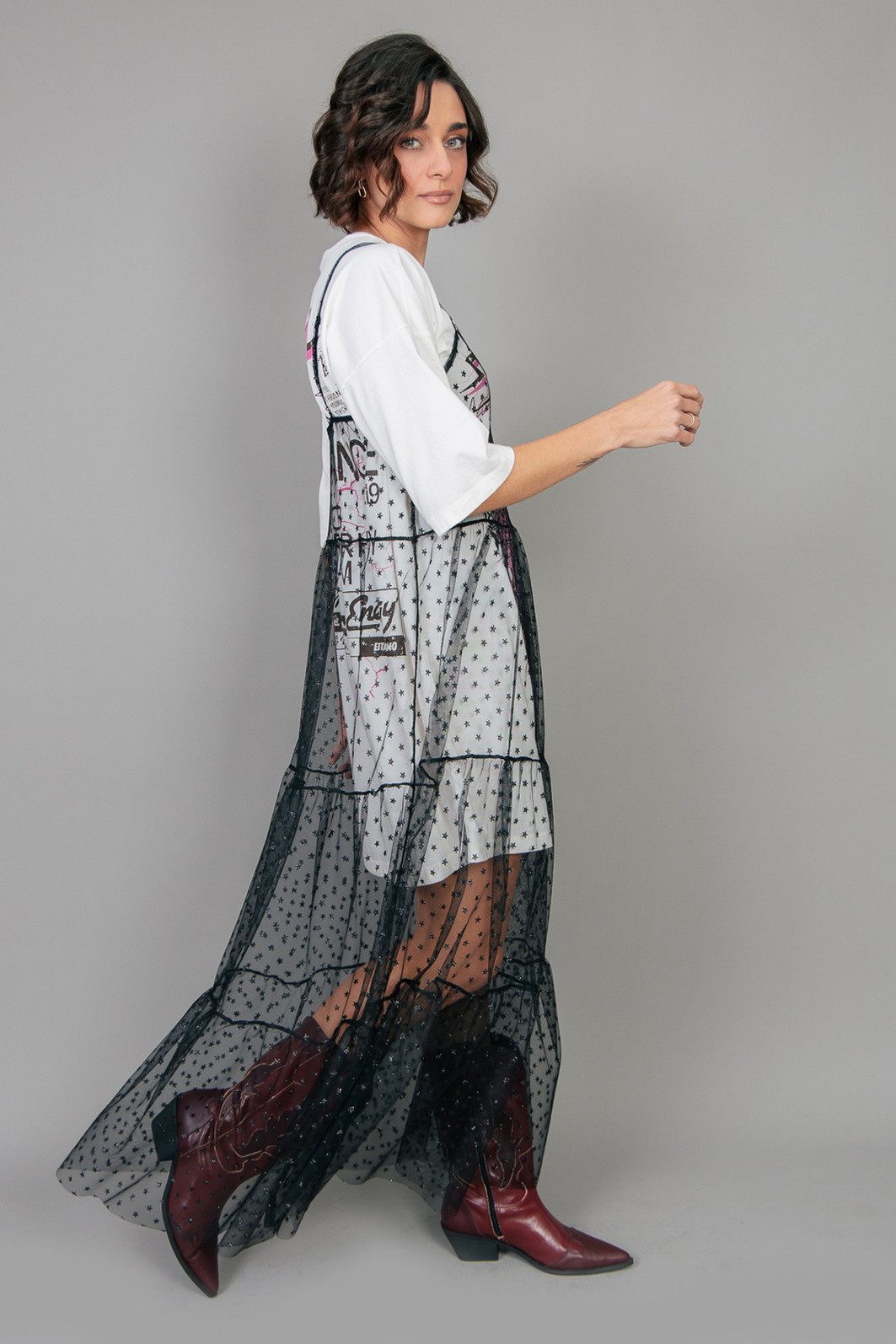 VESTIDO DE ALCINHA EM TULE PRETO COM ESTRELINHAS PEQUENAS VESTIDO DE ALCINHA EM TULE PRETO COM ESTRELINHAS PEQUENAS