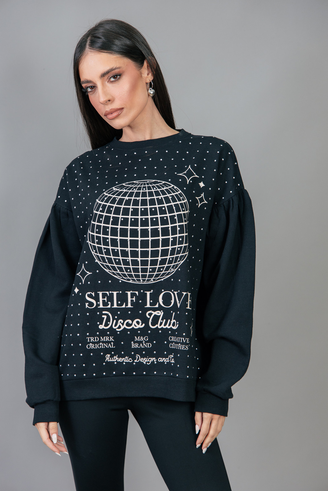 CASACO DE MOLETOM PRETO SELF LOVE COM TACHAS CASACO DE MOLETOM PRETO SELF LOVE COM TACHAS