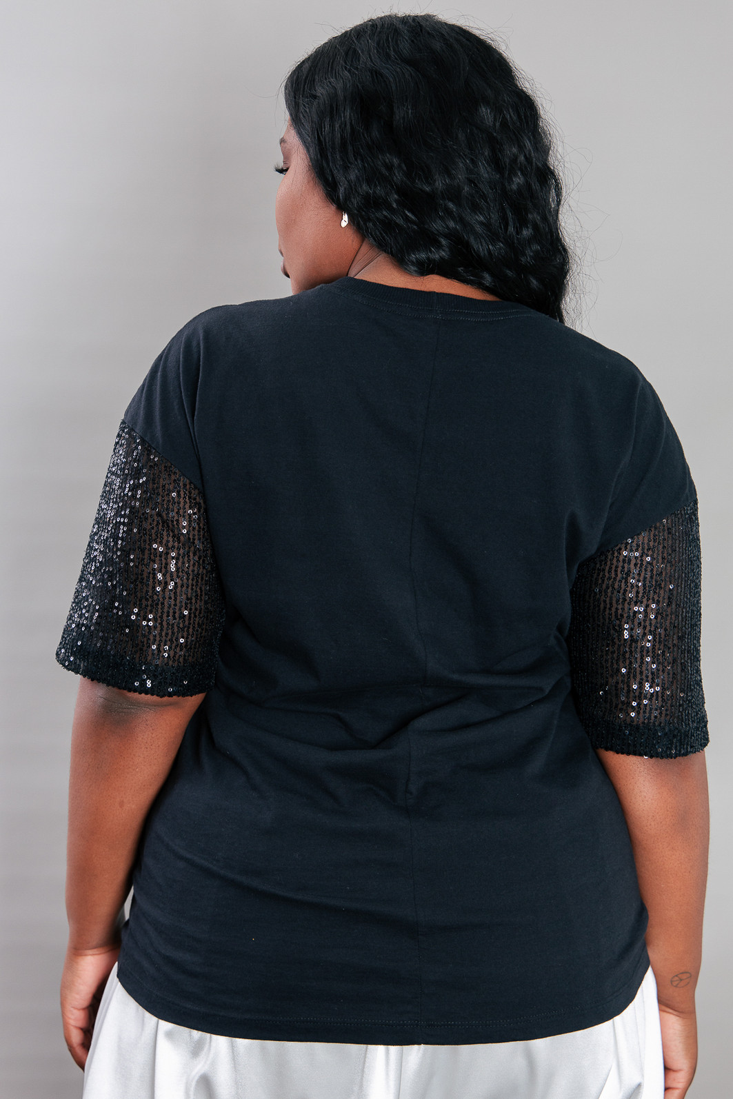 CAMISETA T-SHIRT VINTAGE PRETA COM MANGAS PAETÊS BEST