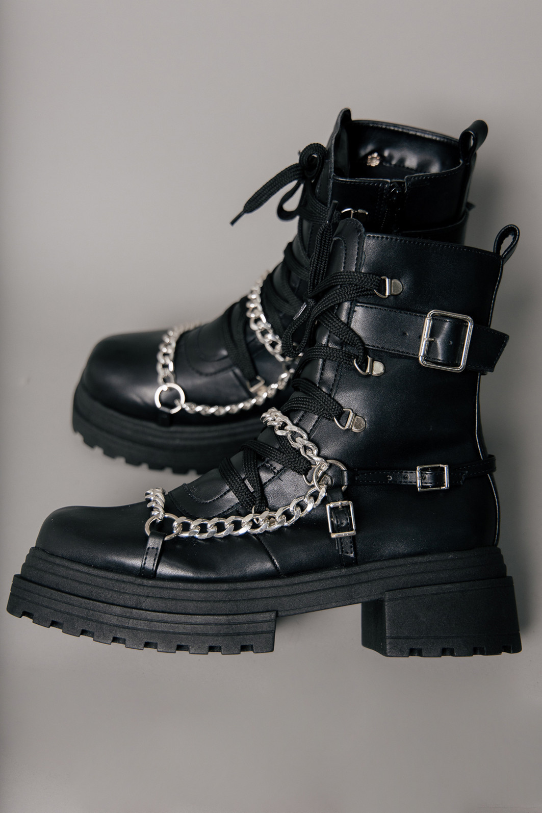 COTURNO COM FIVELAS E CORRENTES COTURNO COM FIVELAS E CORRENTES