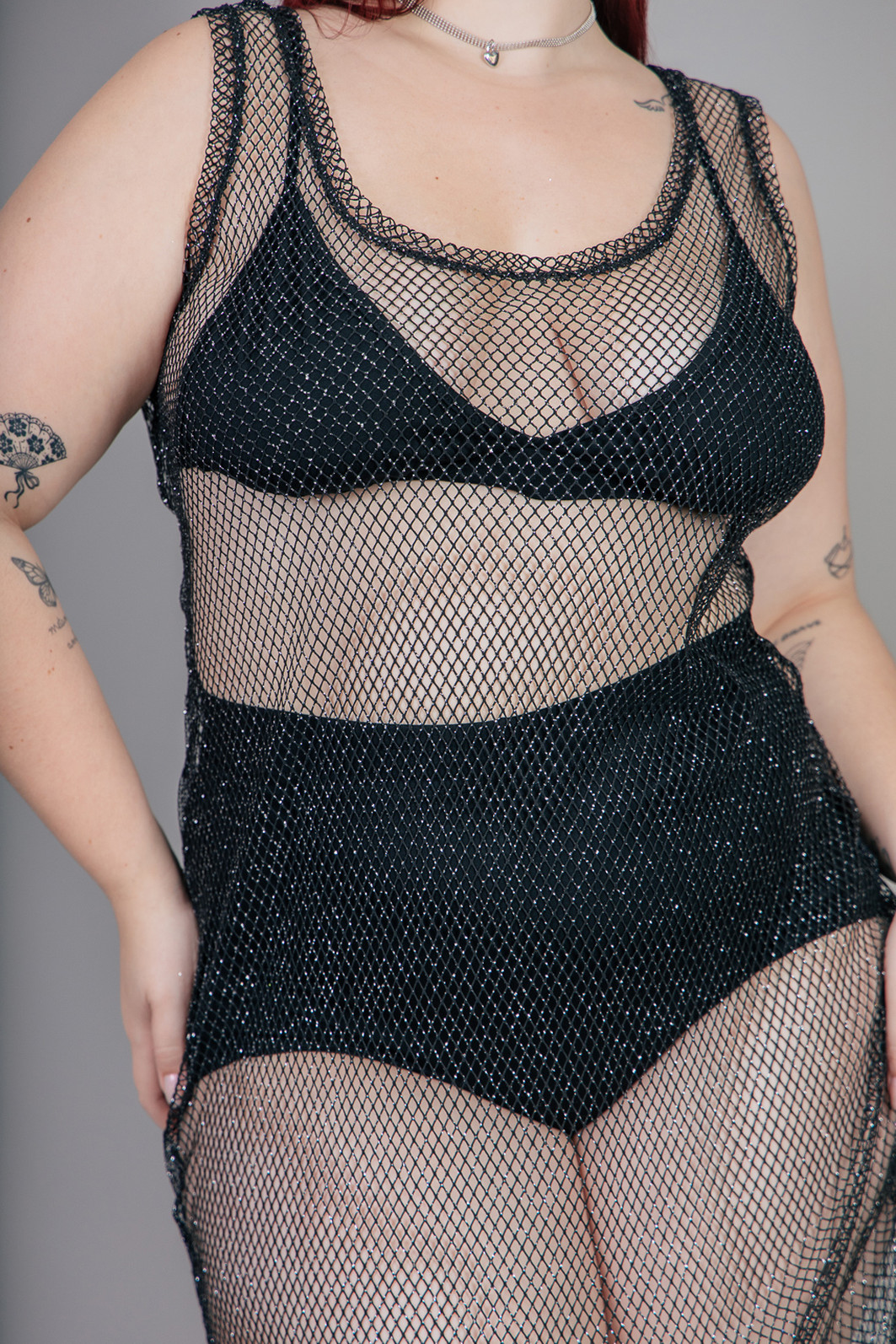 VESTIDO JUSTO DE TELA COM BRILHO VESTIDO JUSTO DE TELA COM BRILHO