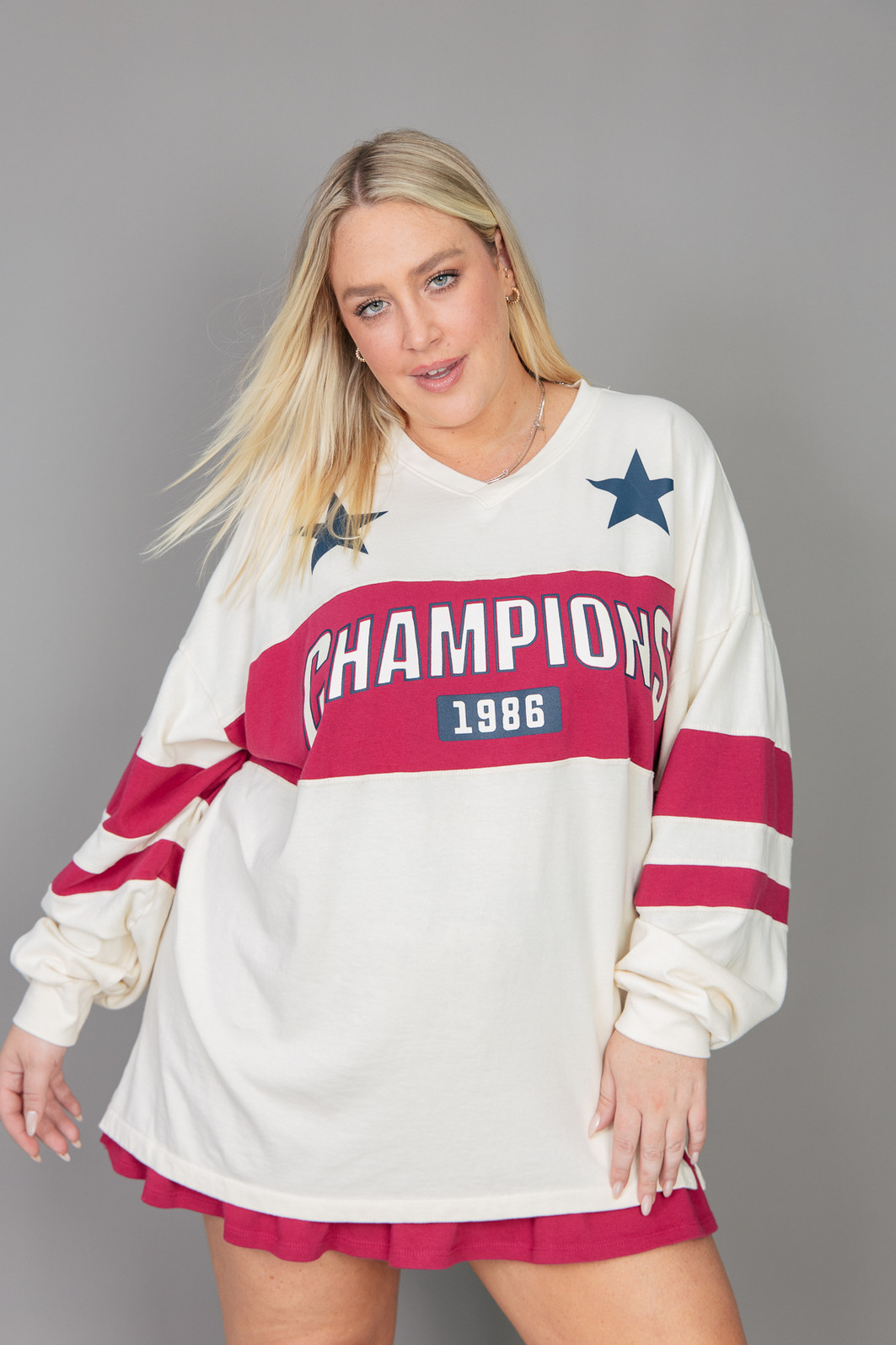 BLUSA MANGA LONGA DE MALHA OFF WHITE COM LISTRAS CHAMPIONS BLUSA MANGA LONGA DE MALHA OFF WHITE COM LISTRAS CHAMPIONS