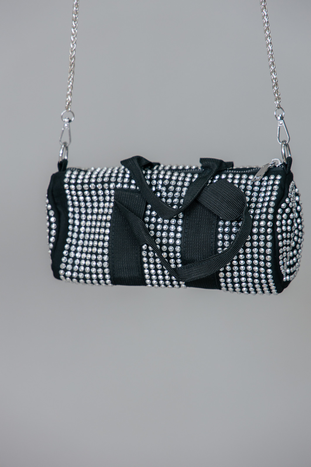 BOLSA CLUTCH PRETA COM TACHAS BOLSA CLUTCH PRETA COM TACHAS