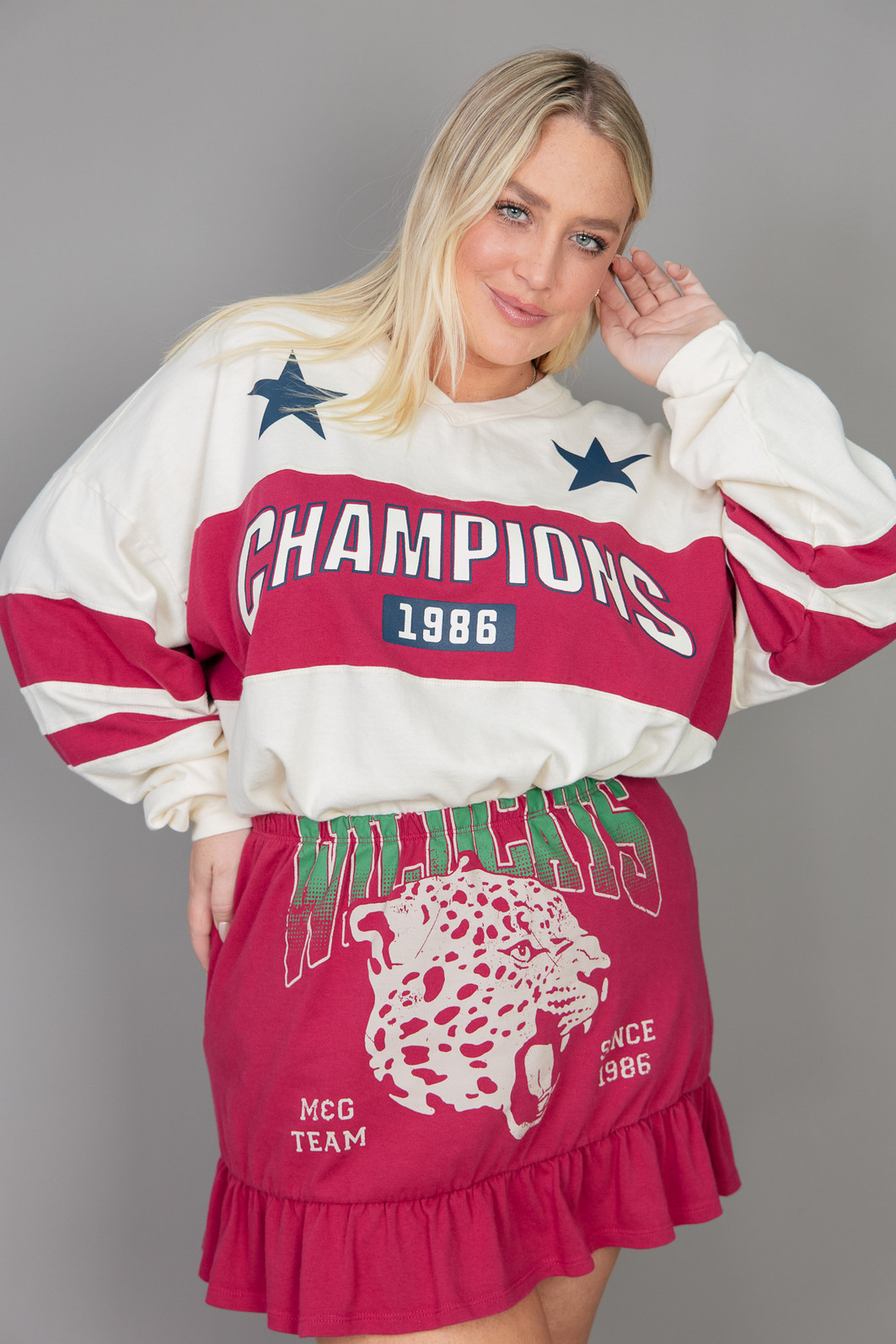 BLUSA MANGA LONGA DE MALHA OFF WHITE COM LISTRAS CHAMPIONS BLUSA MANGA LONGA DE MALHA OFF WHITE COM LISTRAS CHAMPIONS