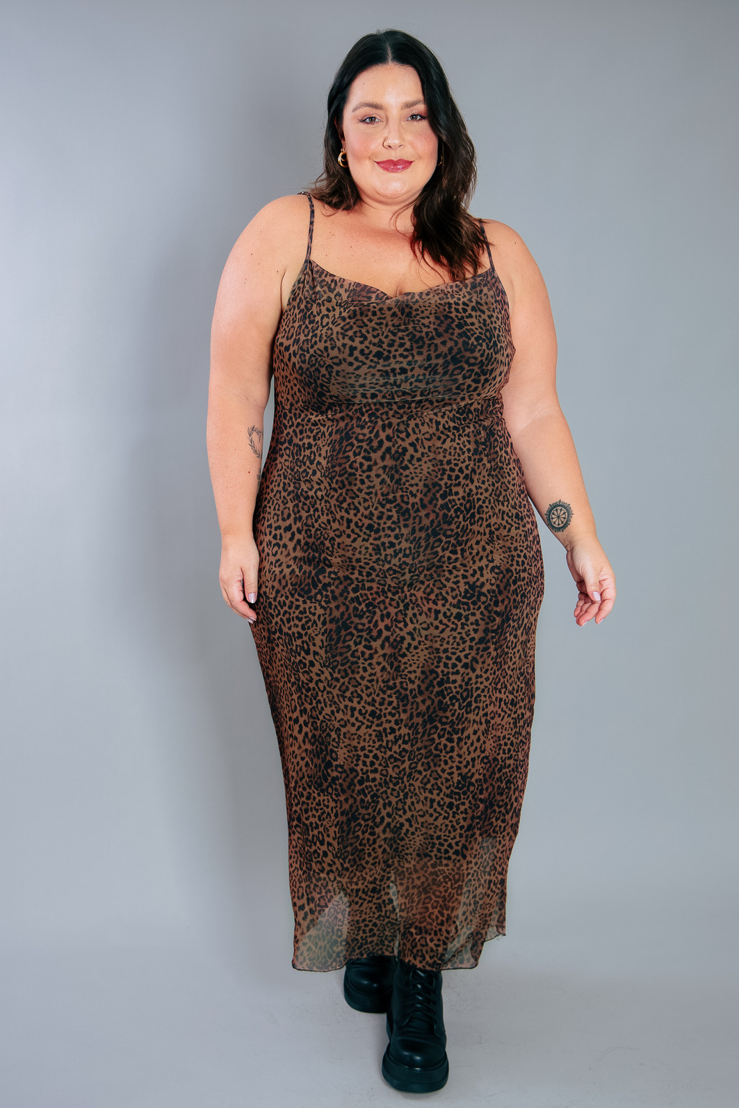 VESTIDO LONGO SLIP DRESS TULE DE ONCINHA VESTIDO LONGO SLIP DRESS TULE DE ONCINHA