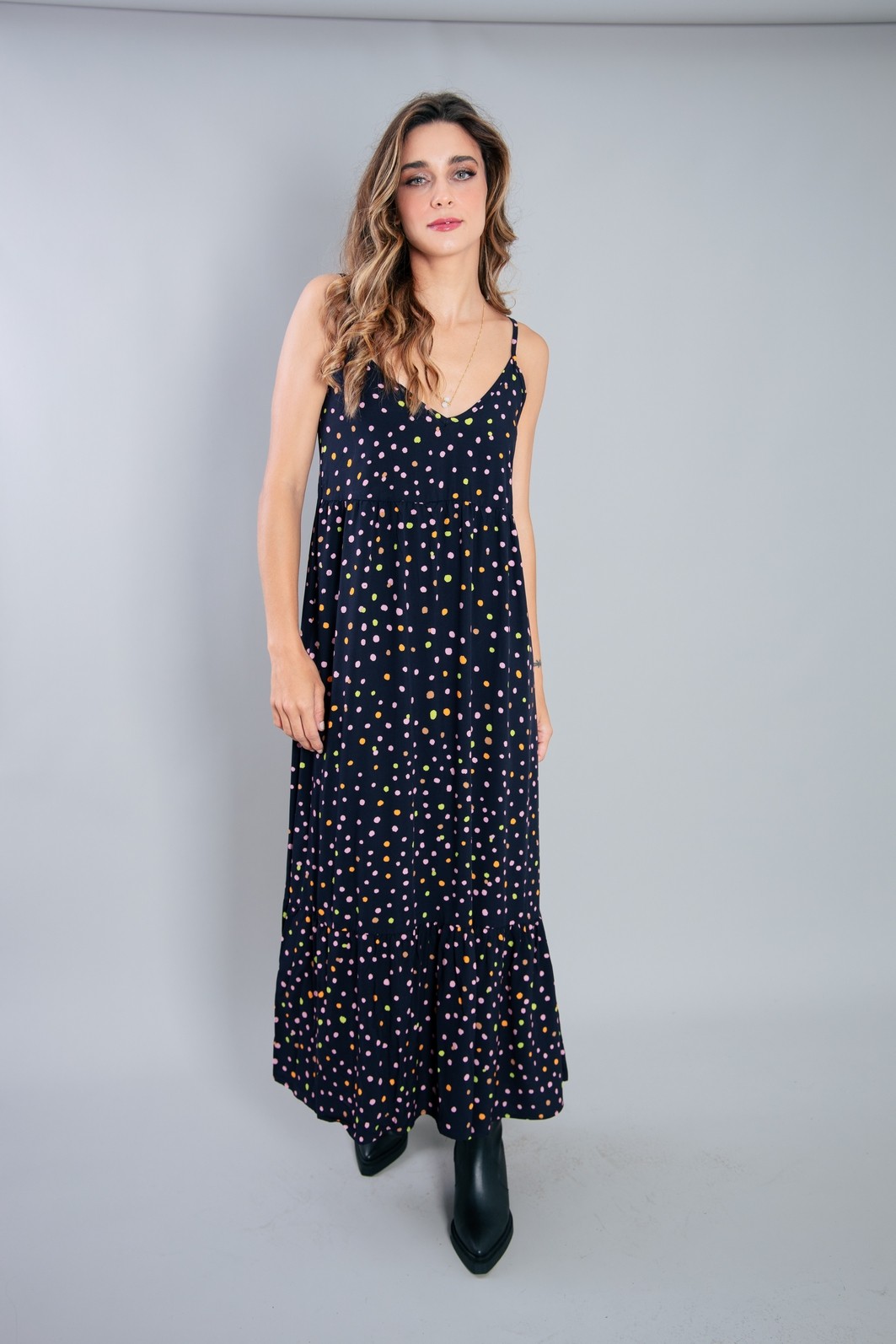 VESTIDO LONGO AMPLO DE ALCINHA POÁ COLORIDO VESTIDO LONGO AMPLO DE ALCINHA POÁ COLORIDO