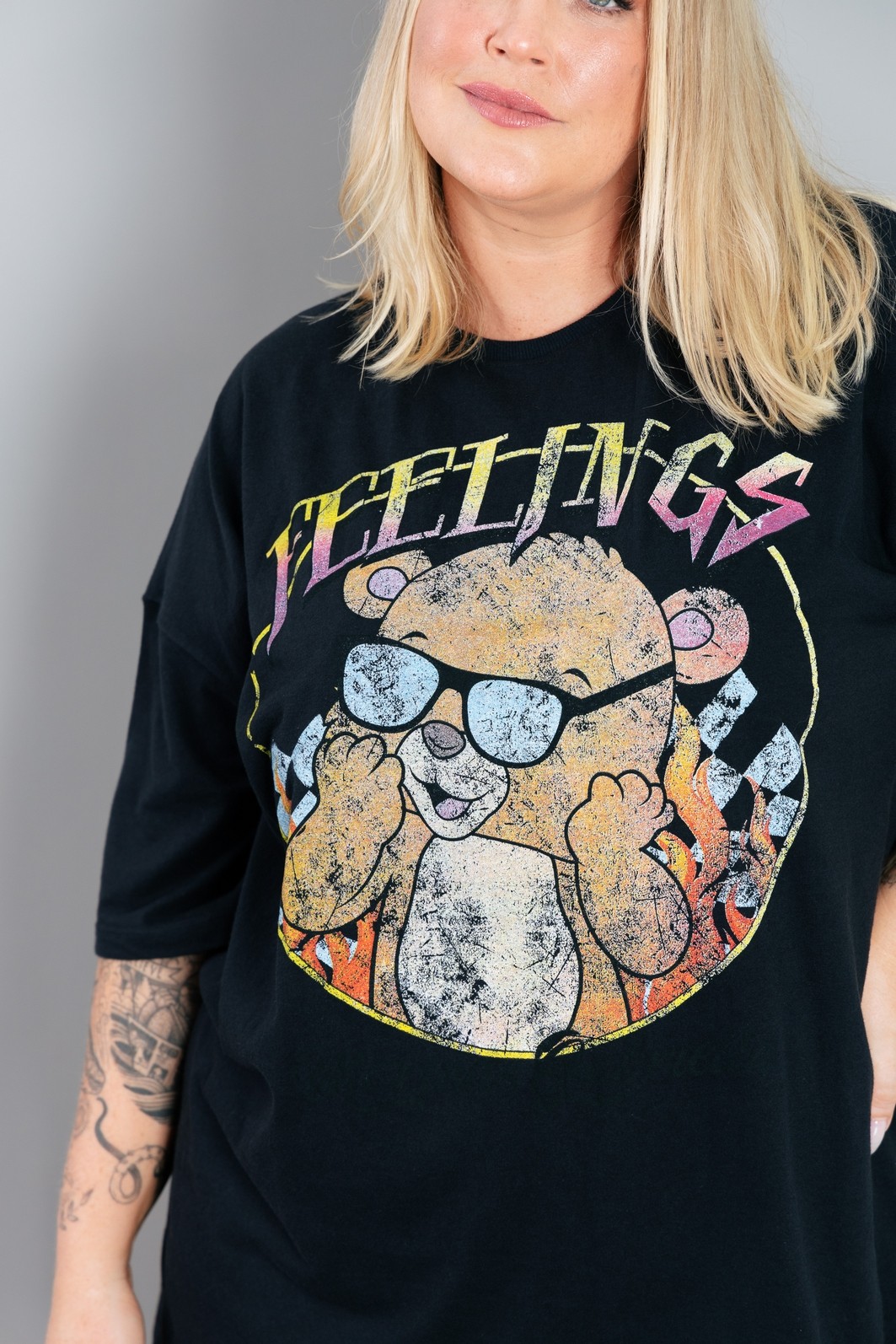 CAMISETA T-SHIRT OVERSIZED PRETA FEELINGS CAMISETA T-SHIRT OVERSIZED PRETA FEELINGS