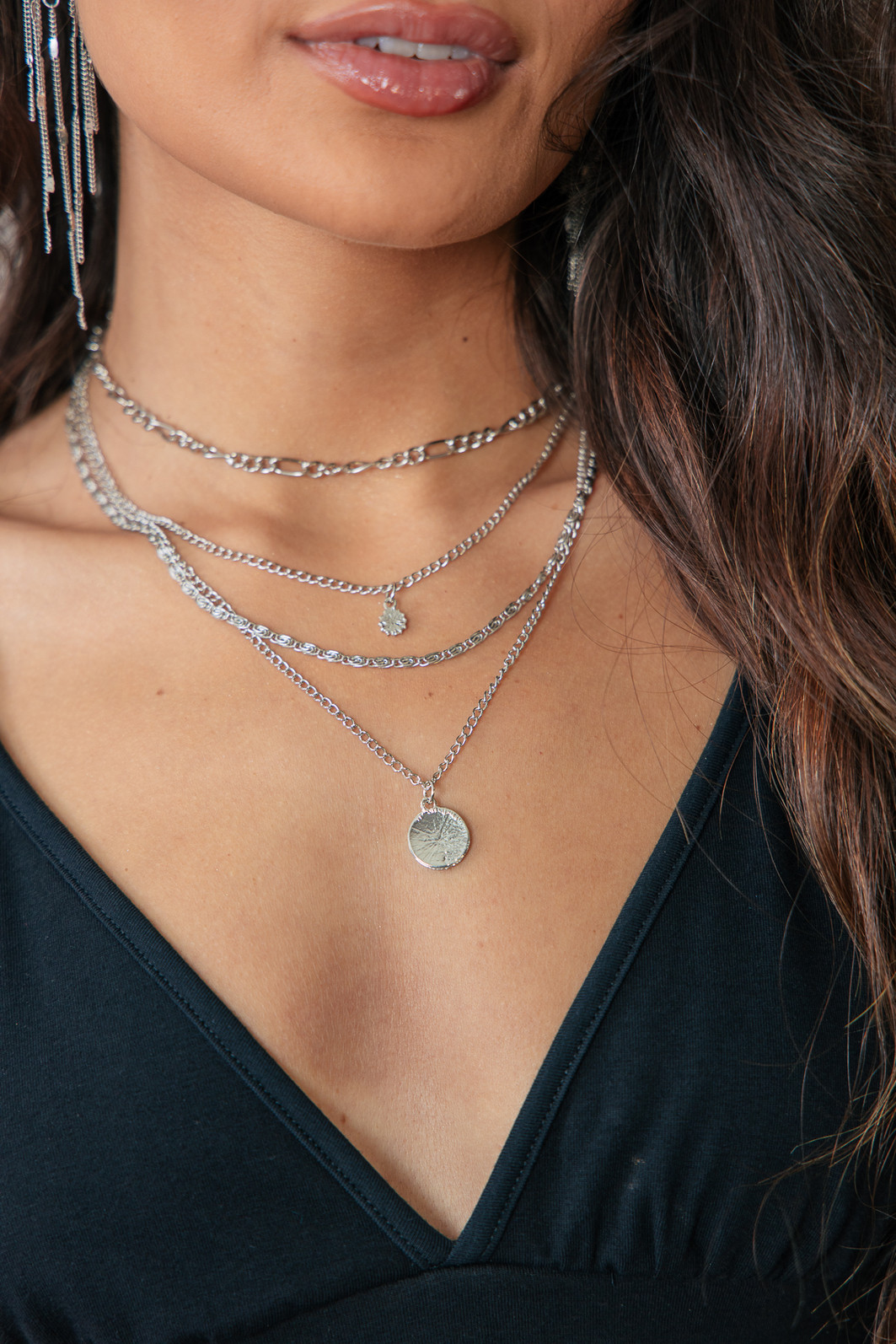 COLAR PRATA CORRENTES E MEDALHA