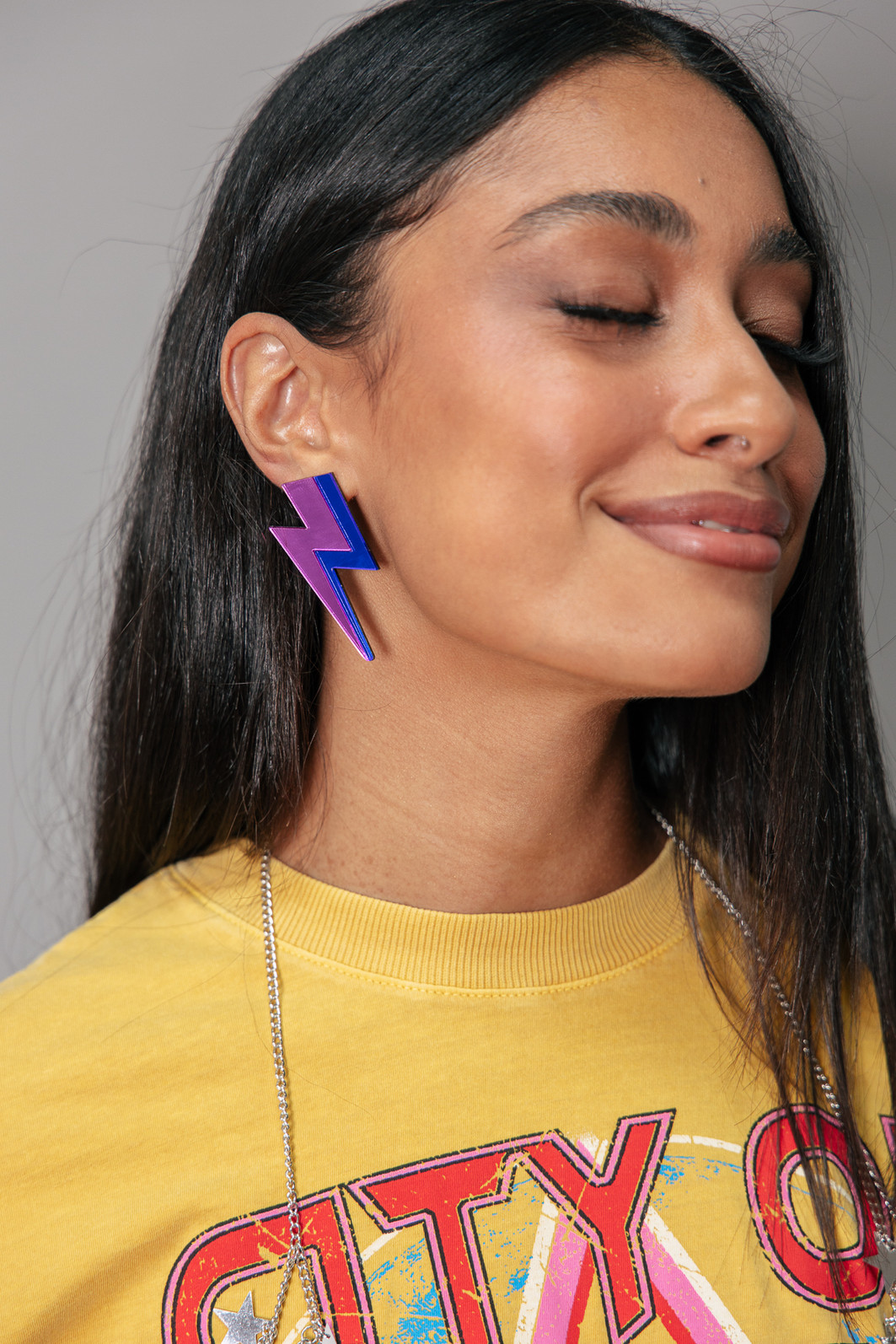 BRINCO ACRÍLICO RAIO AZUL E ROXO BRINCO ACRÍLICO RAIO AZUL E ROXO