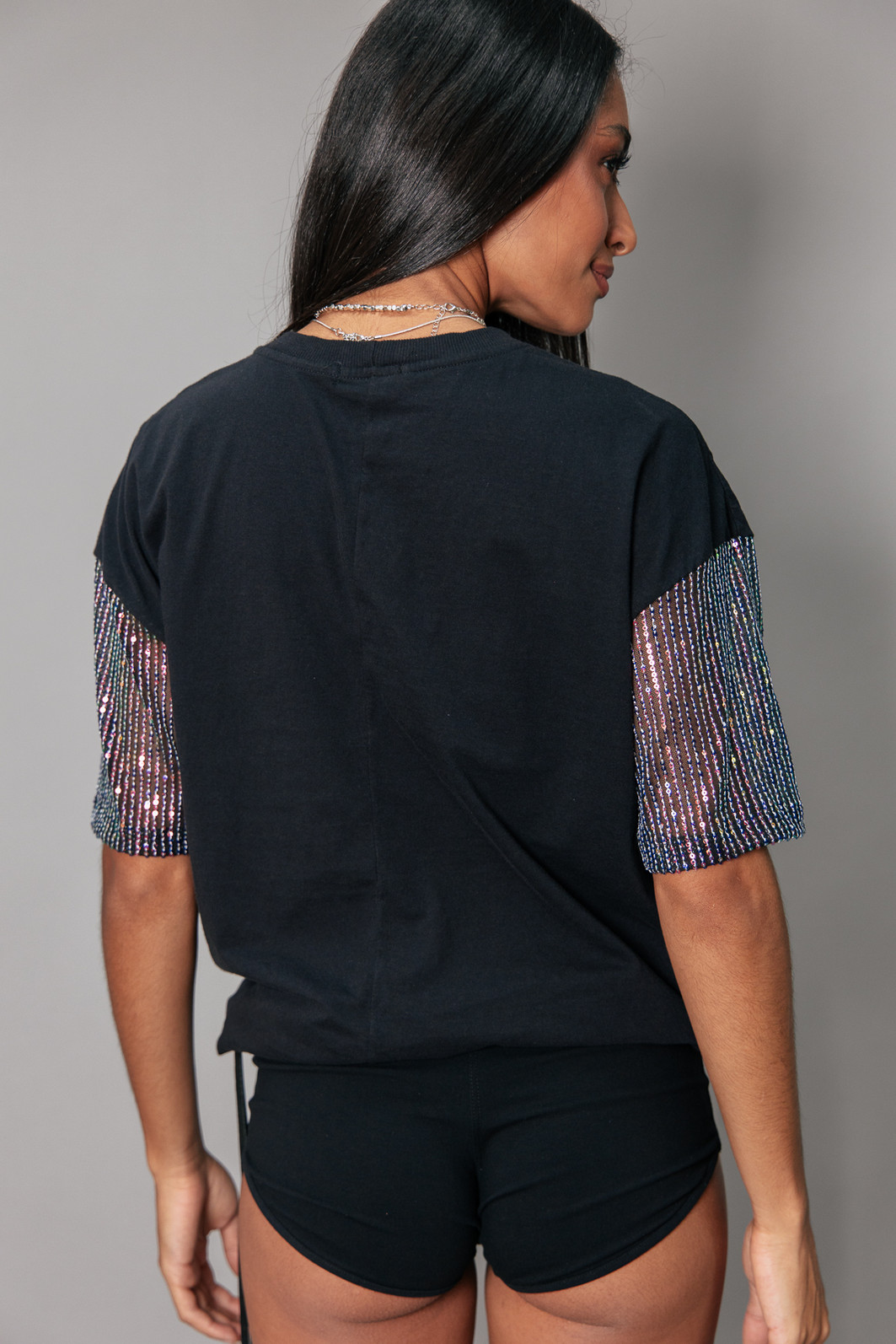 T-SHIRT VINTAGE MANGAS PAETÊS FURTACOR UNINVITED