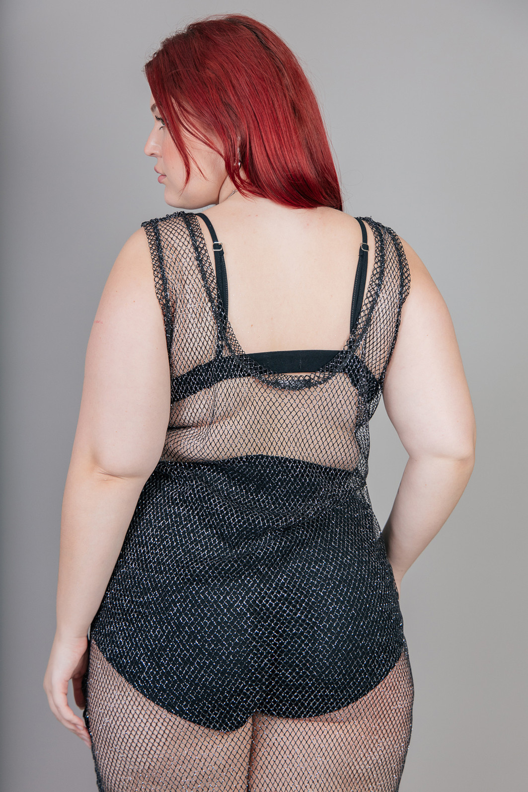 VESTIDO JUSTO DE TELA COM BRILHO VESTIDO JUSTO DE TELA COM BRILHO