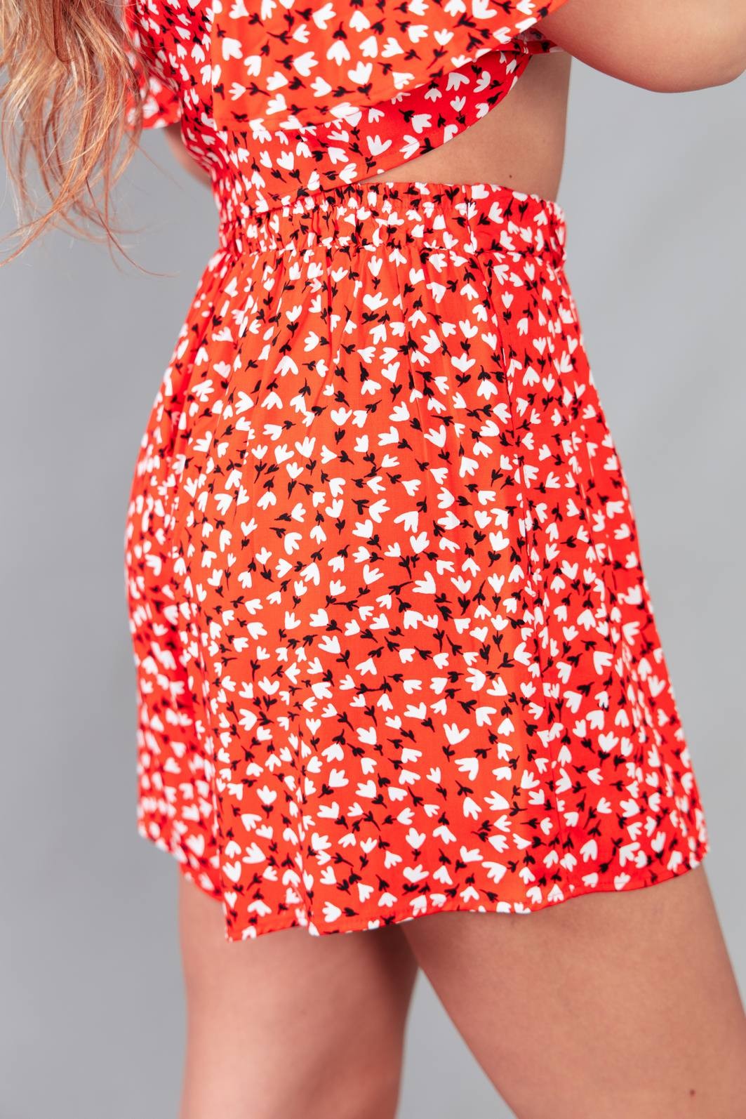 SHORT BOLSO FACA FLORAL LIBERTY VERMELHO