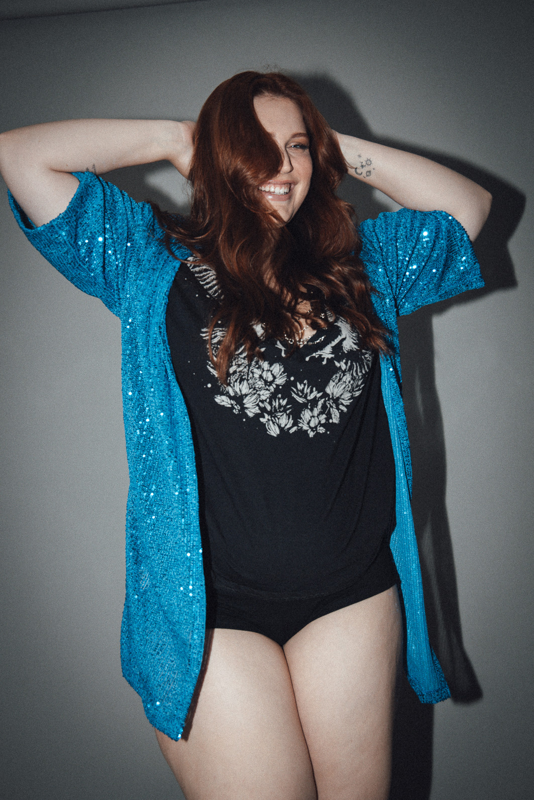 KIMONO COMPRIDO DE PAETÊ AZUL KIMONO COMPRIDO DE PAETÊ AZUL