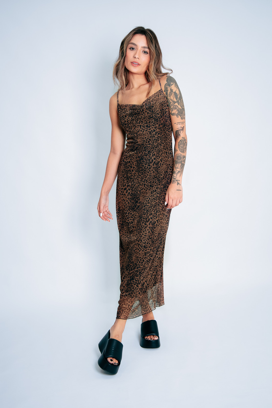 VESTIDO LONGO SLIP DRESS TULE DE ONCINHA VESTIDO LONGO SLIP DRESS TULE DE ONCINHA