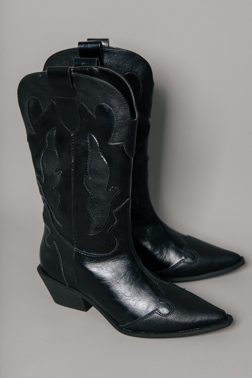 BOTA WESTERN COM BORDADO PRETA BOTA WESTERN COM BORDADO PRETA