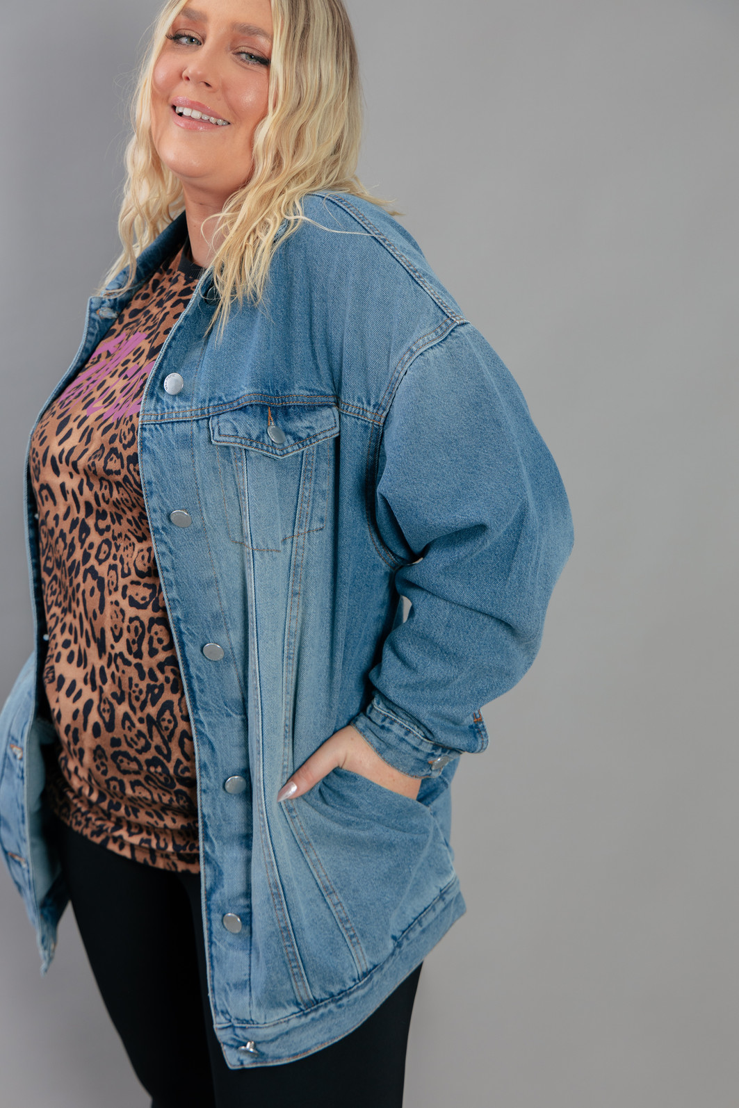 JAQUETA JEANS VINTAGE OVERSIZED COM BOTÕES