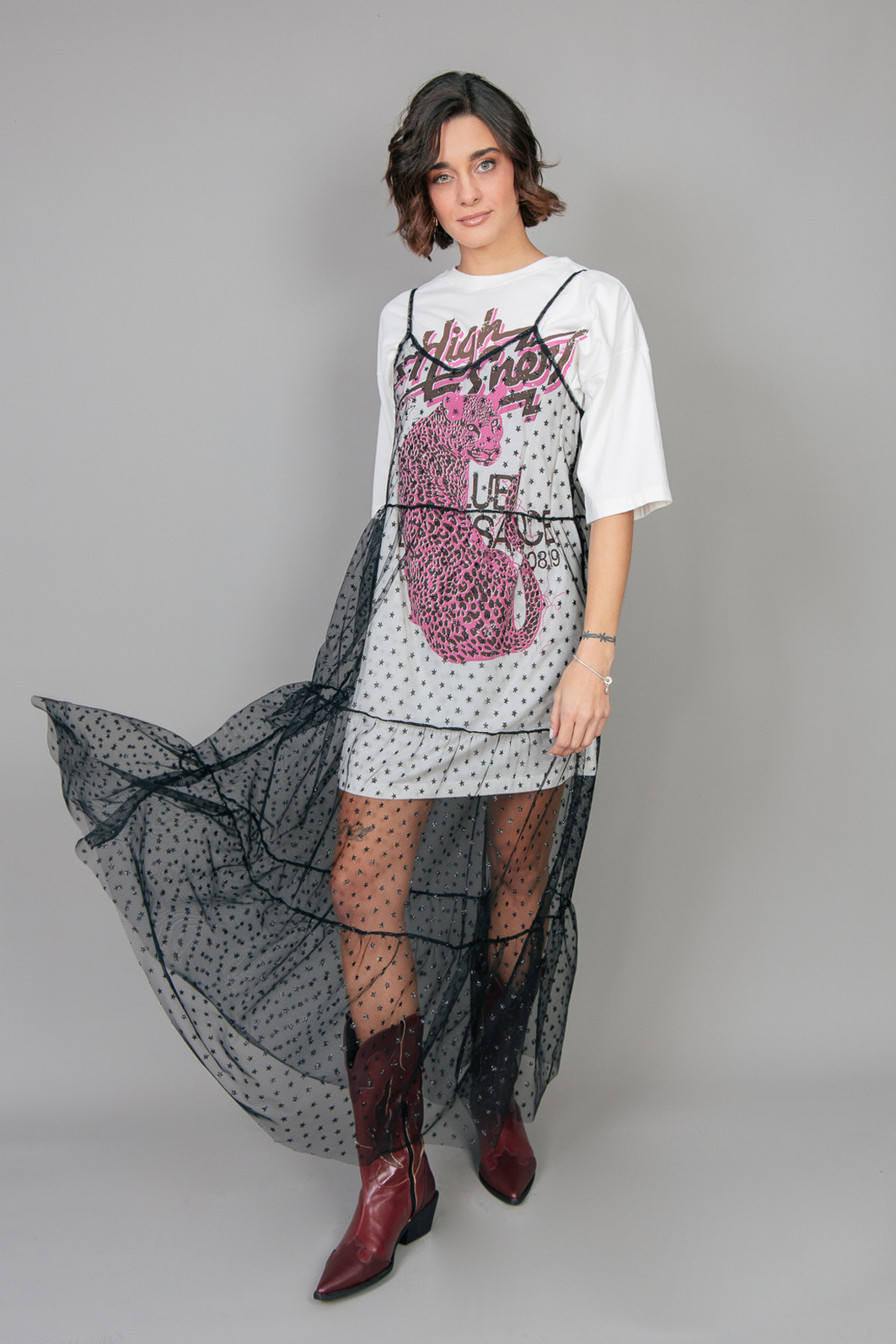 VESTIDO DE ALCINHA EM TULE PRETO COM ESTRELINHAS PEQUENAS VESTIDO DE ALCINHA EM TULE PRETO COM ESTRELINHAS PEQUENAS