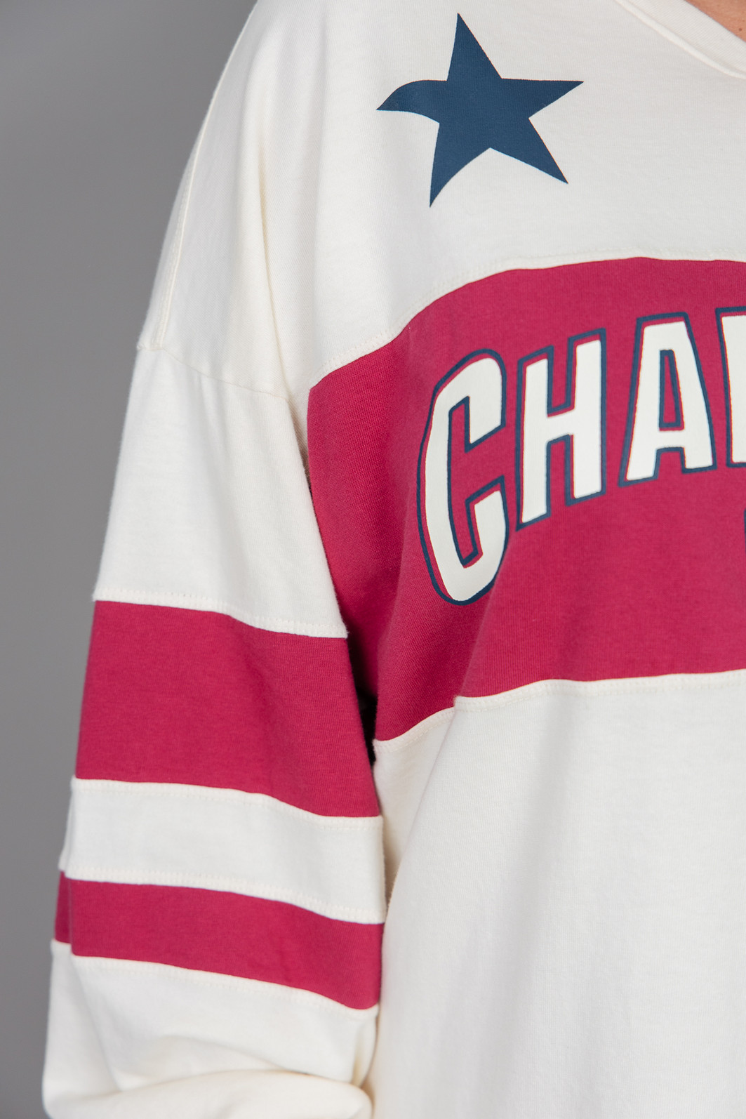 BLUSA MANGA LONGA DE MALHA OFF WHITE COM LISTRAS CHAMPIONS BLUSA MANGA LONGA DE MALHA OFF WHITE COM LISTRAS CHAMPIONS