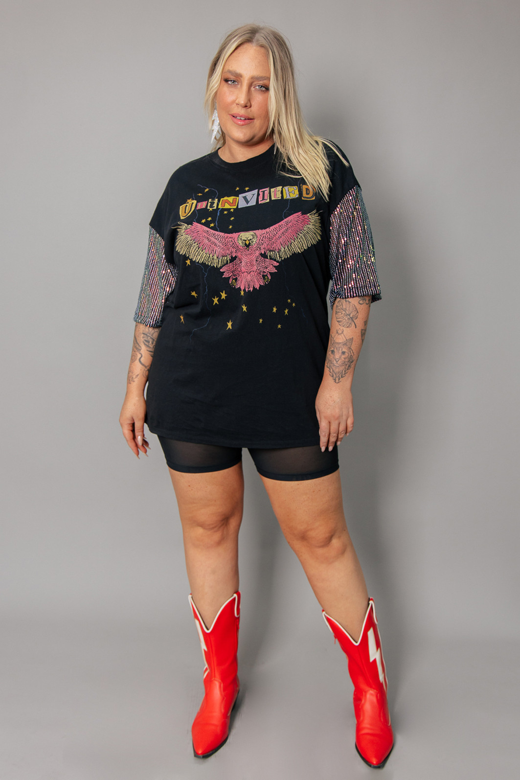 T-SHIRT VINTAGE MANGAS PAETÊS FURTACOR UNINVITED